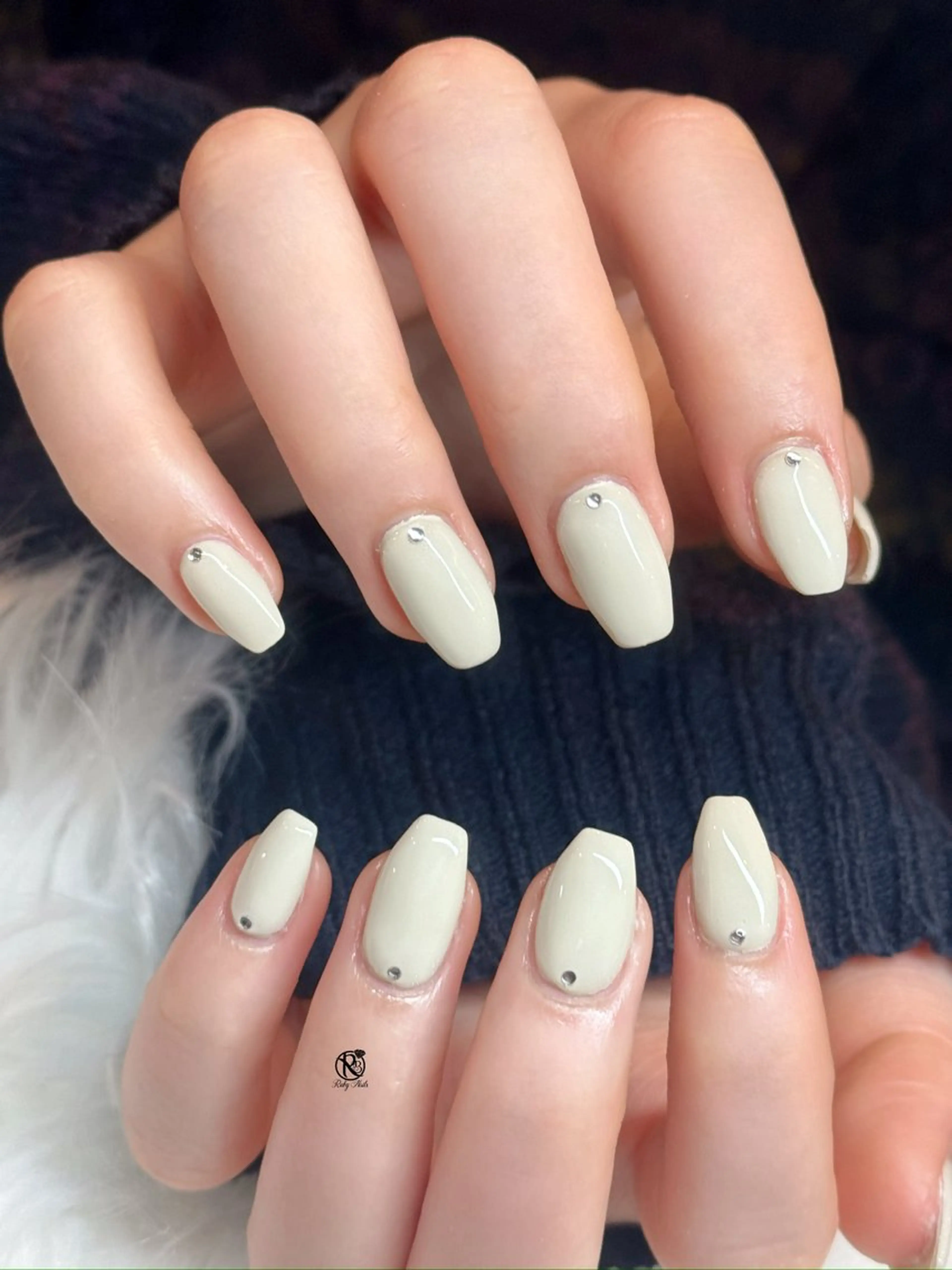 ネイル ボルドー ブラウン チークネイル ドット フットネイル ハンドネイル Yukichan 日暮里店のネイルデザイン