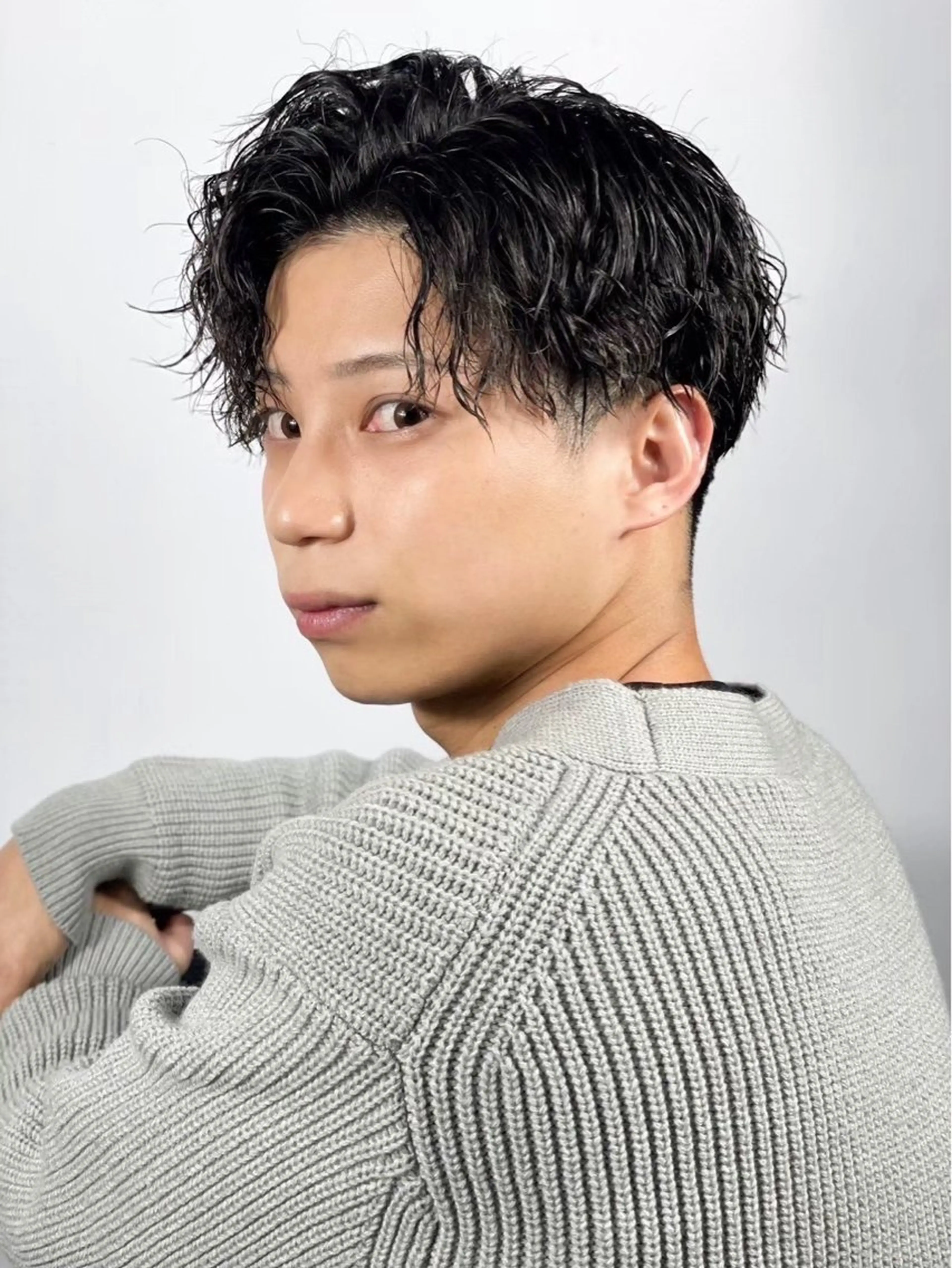 パーマ メンズ センターパート 柴田 嘉文のヘアスタイル