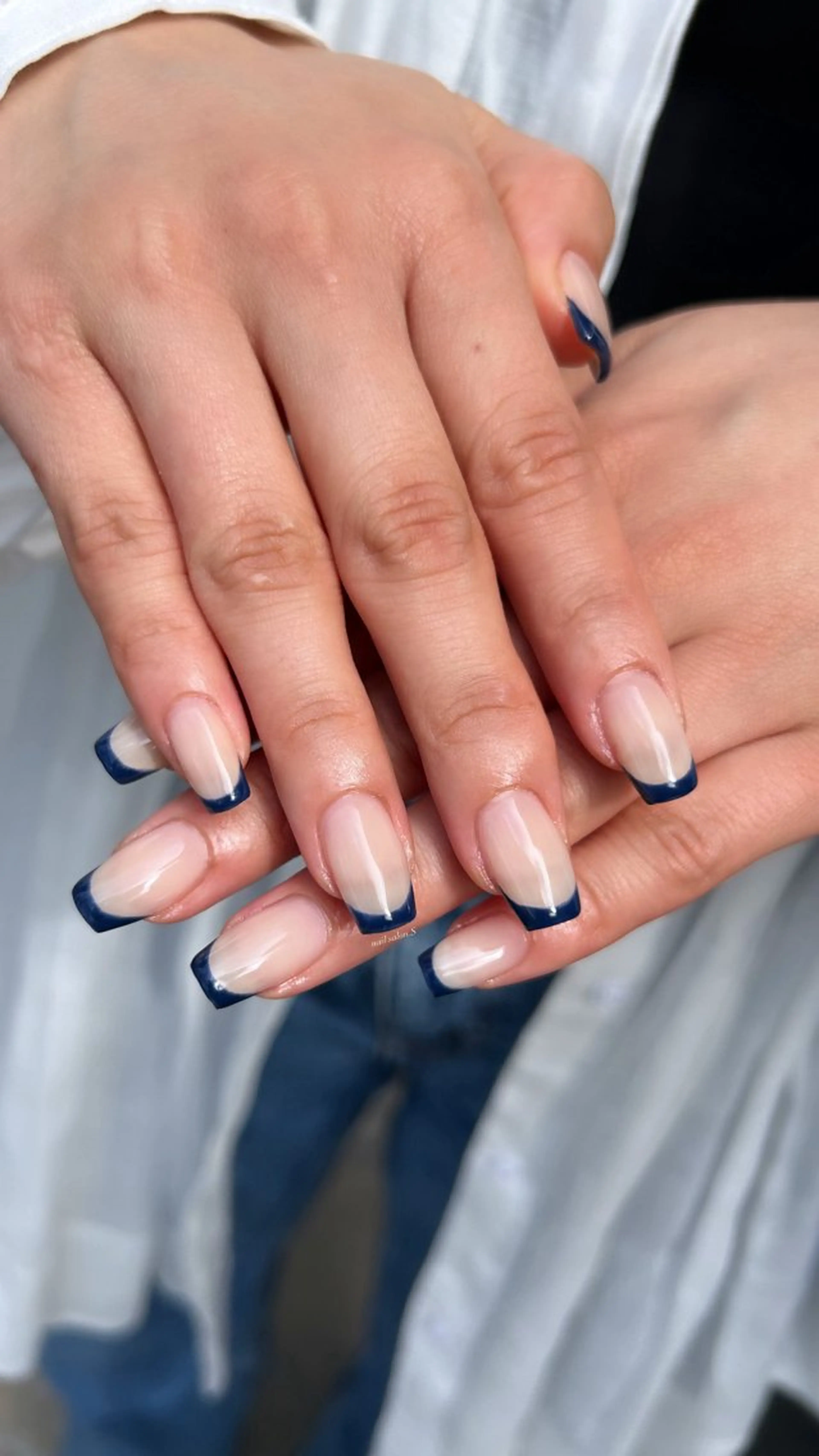 ネイル 長さ出し フレンチネイル ネイビー シンプルネイル ハンドネイル 関山 志乃のネイルデザイン