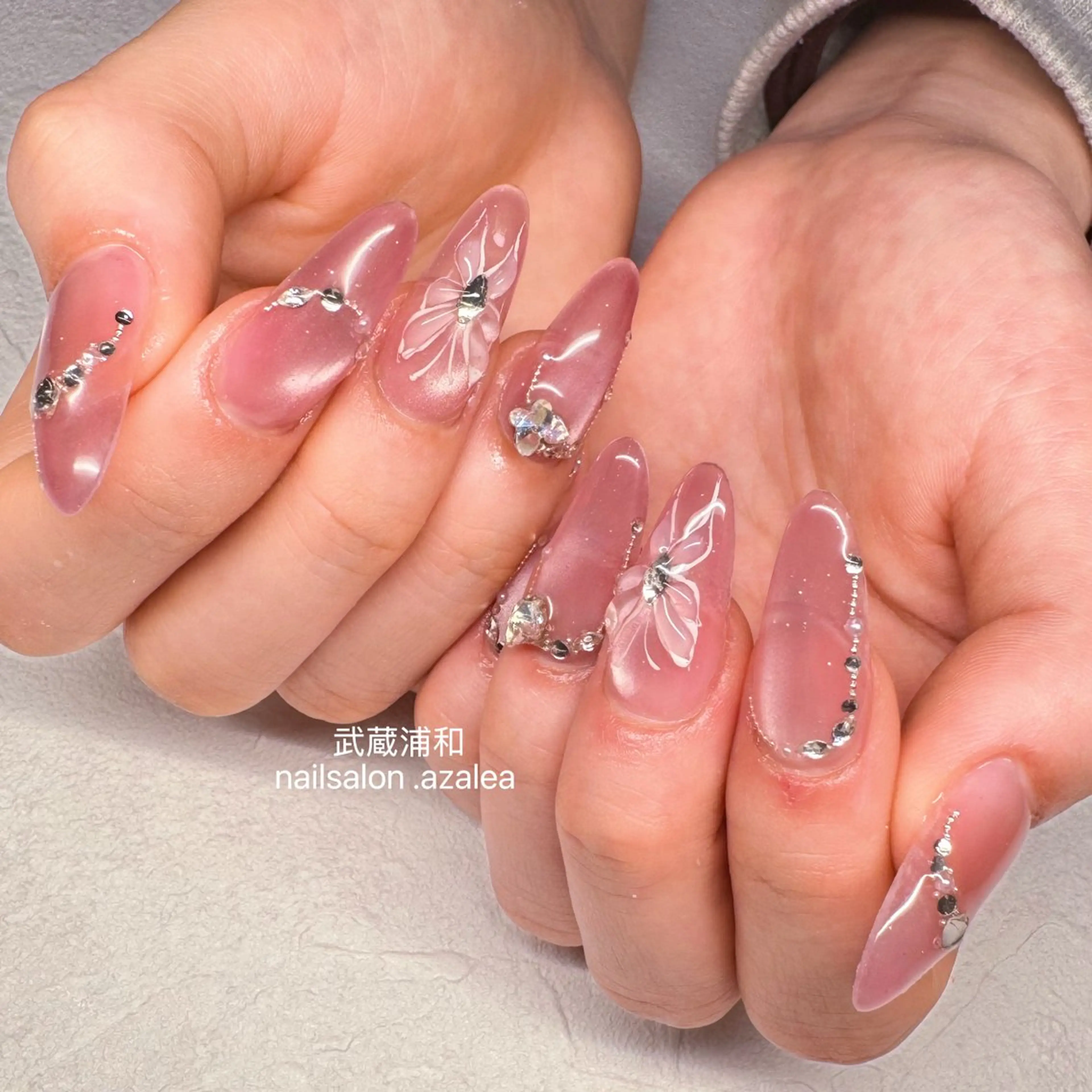 ネイル ハンドネイル R inのネイルデザイン