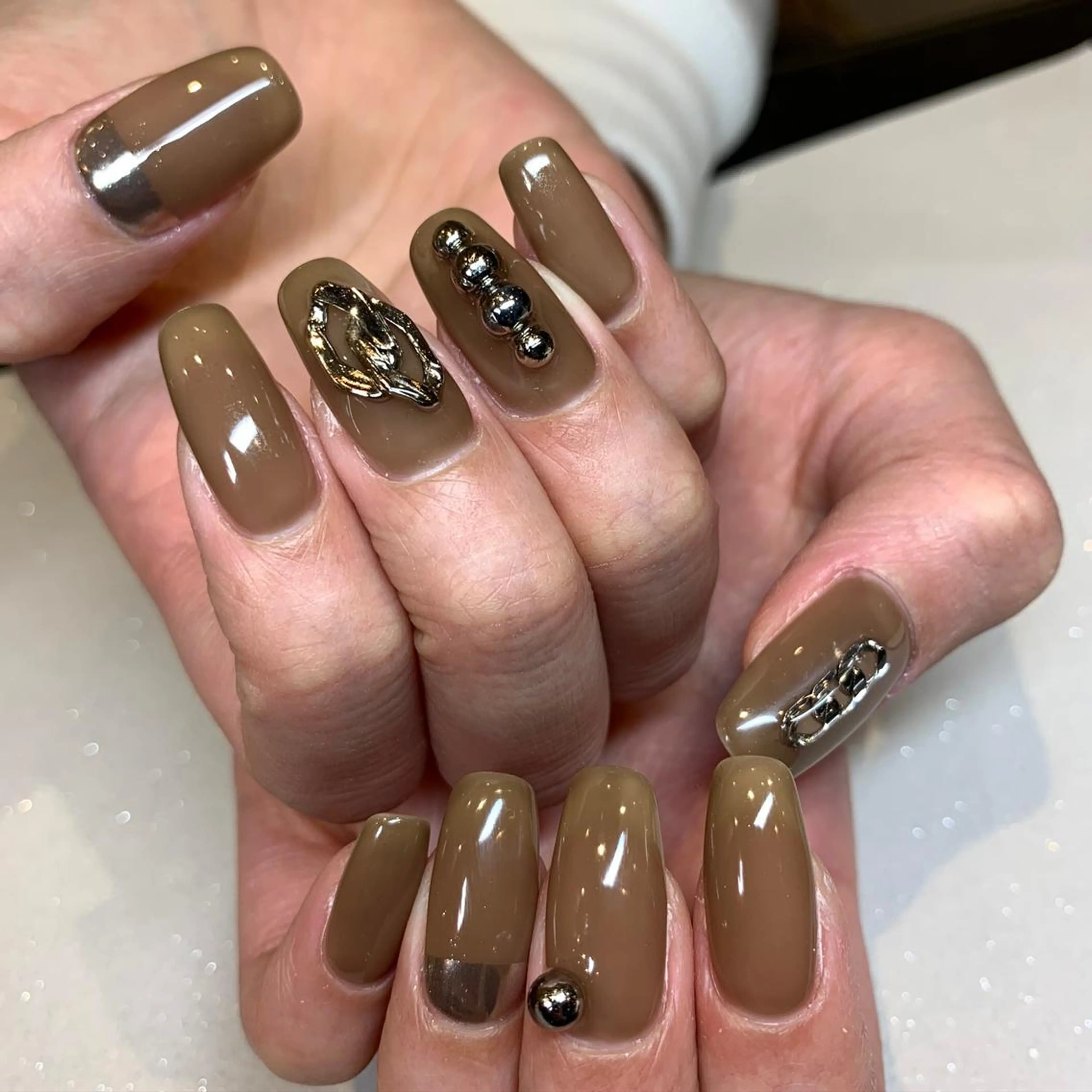 ネイル repos~ルポ~所属・里見 麗のネイルデザイン