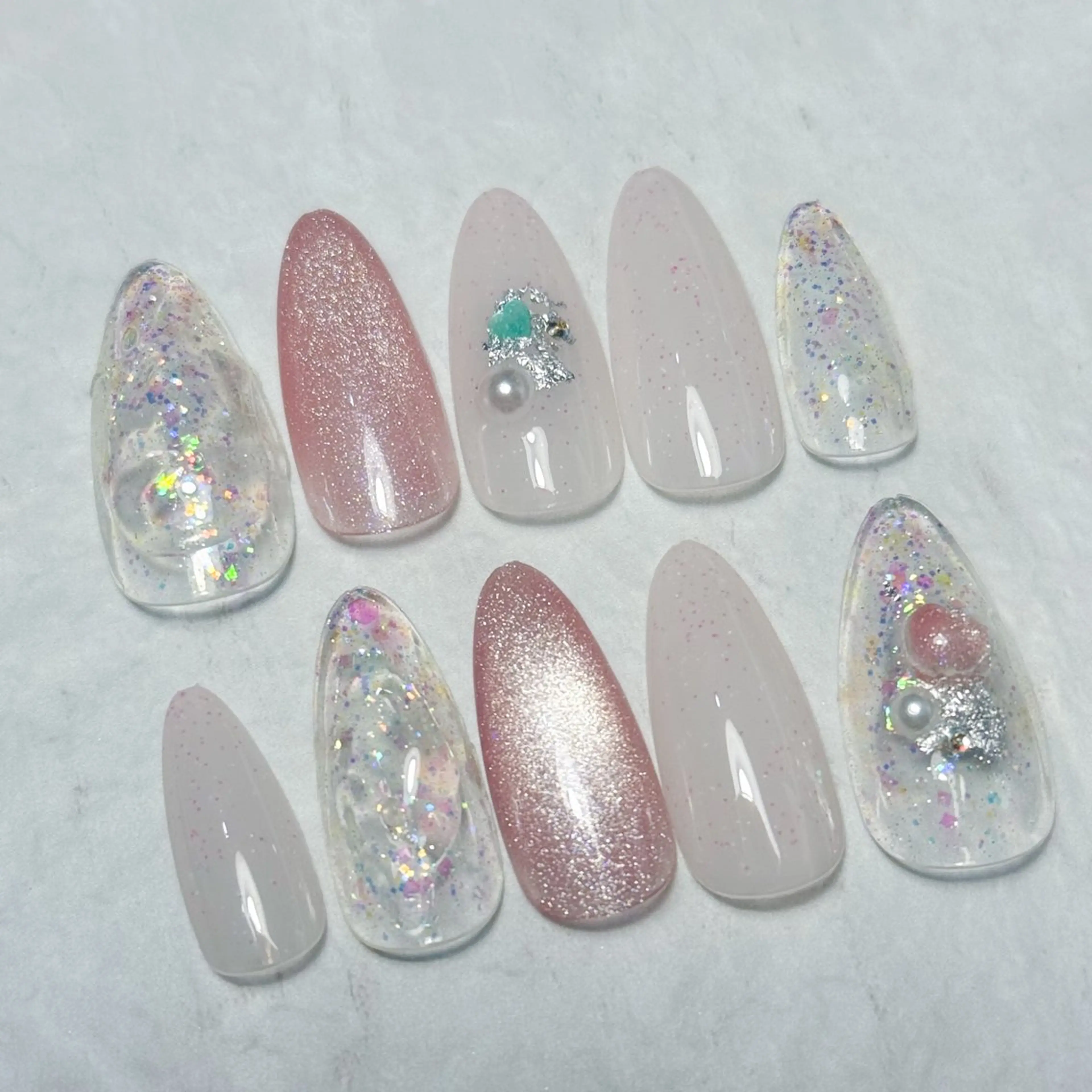 ネイル 韓国ネイル マグネットネイル ニュアンスネイル シンプルネイル 夏ネイル ハンドネイル MAO / 香椎/美フォルムのネイルデザイン