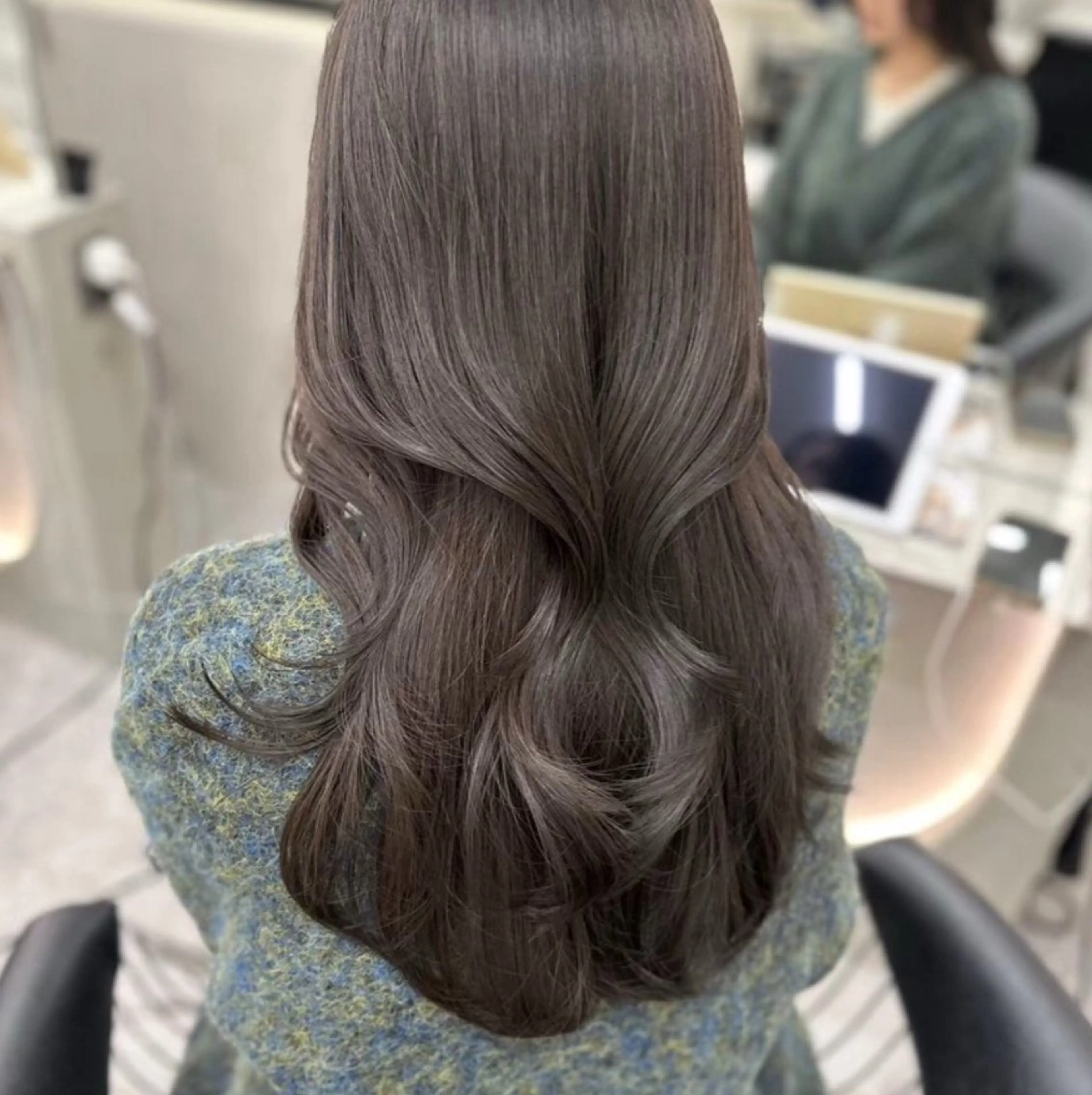 ロング アッシュ アッシュグレー アッシュグレージュ 韓国風ヘア ワンホンヘア 🎀透明感ブラウ ンshizuka🎀のヘアスタイル