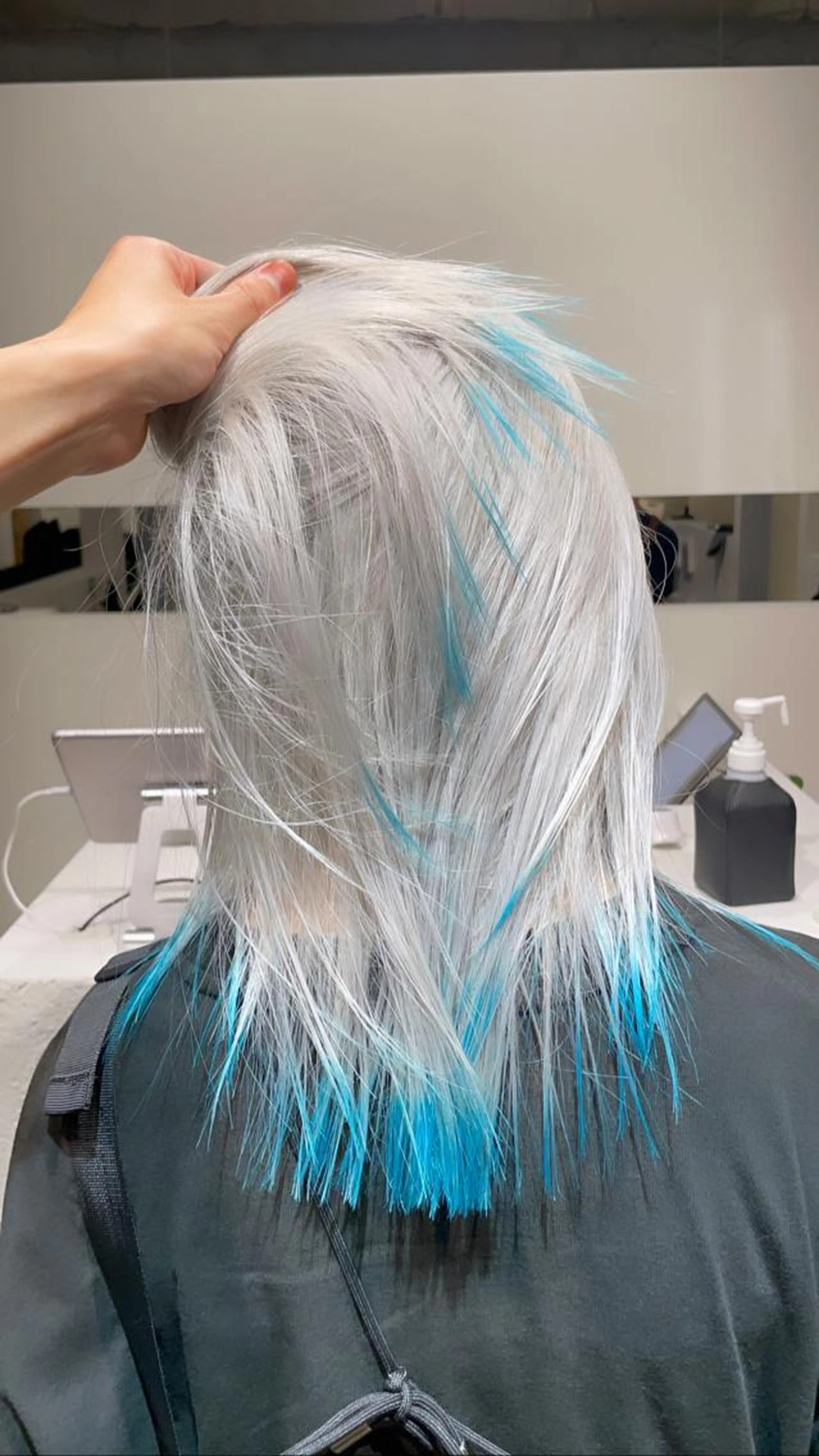 【⭐️デザインカラー】ツーブリーチ＋カラー＋トリートメント（ケア＋2200円）の写真