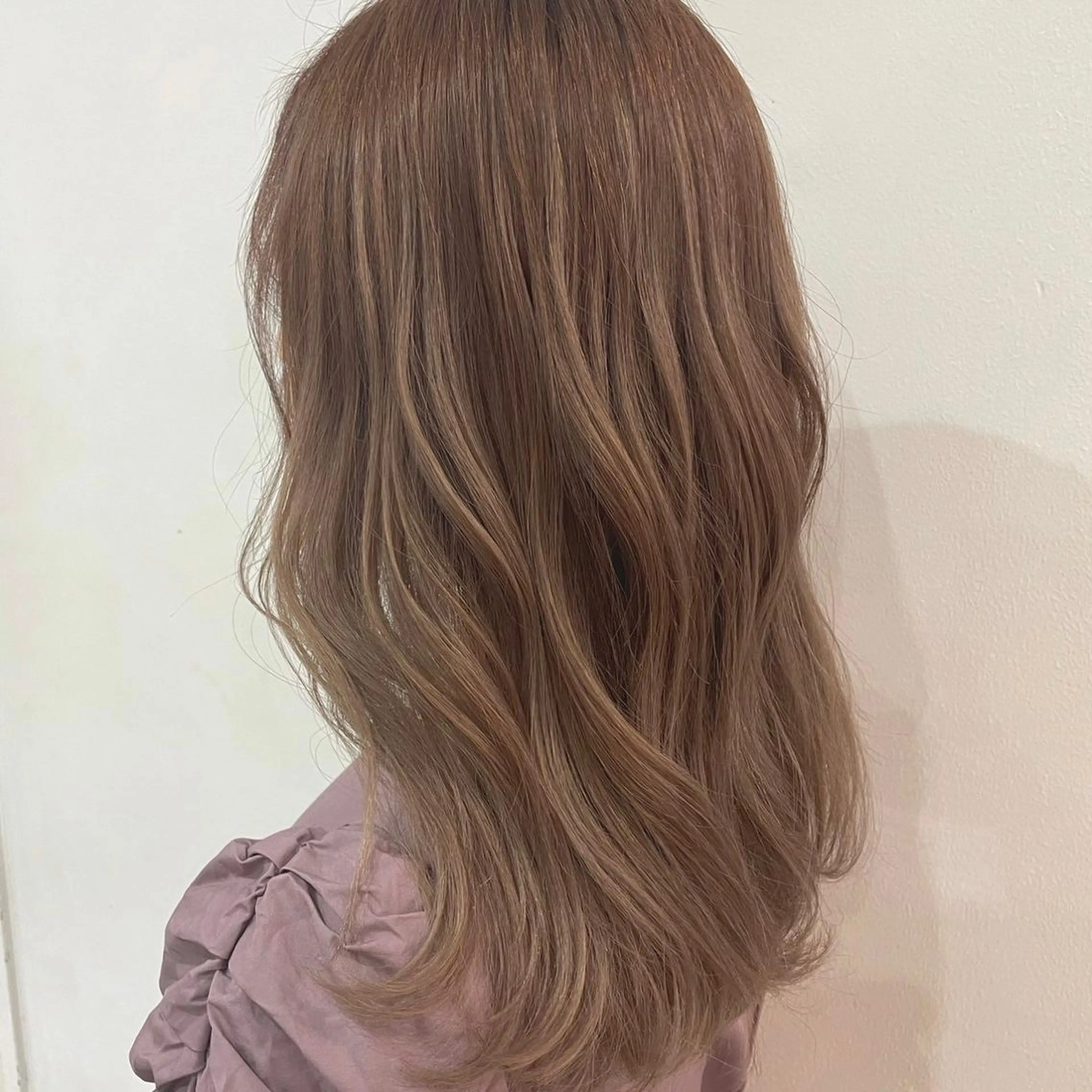 セミロング in'dexhair U所属・ブリーチ🌈ハイトー ンカラー ✨アニカ✨のヘアスタイル