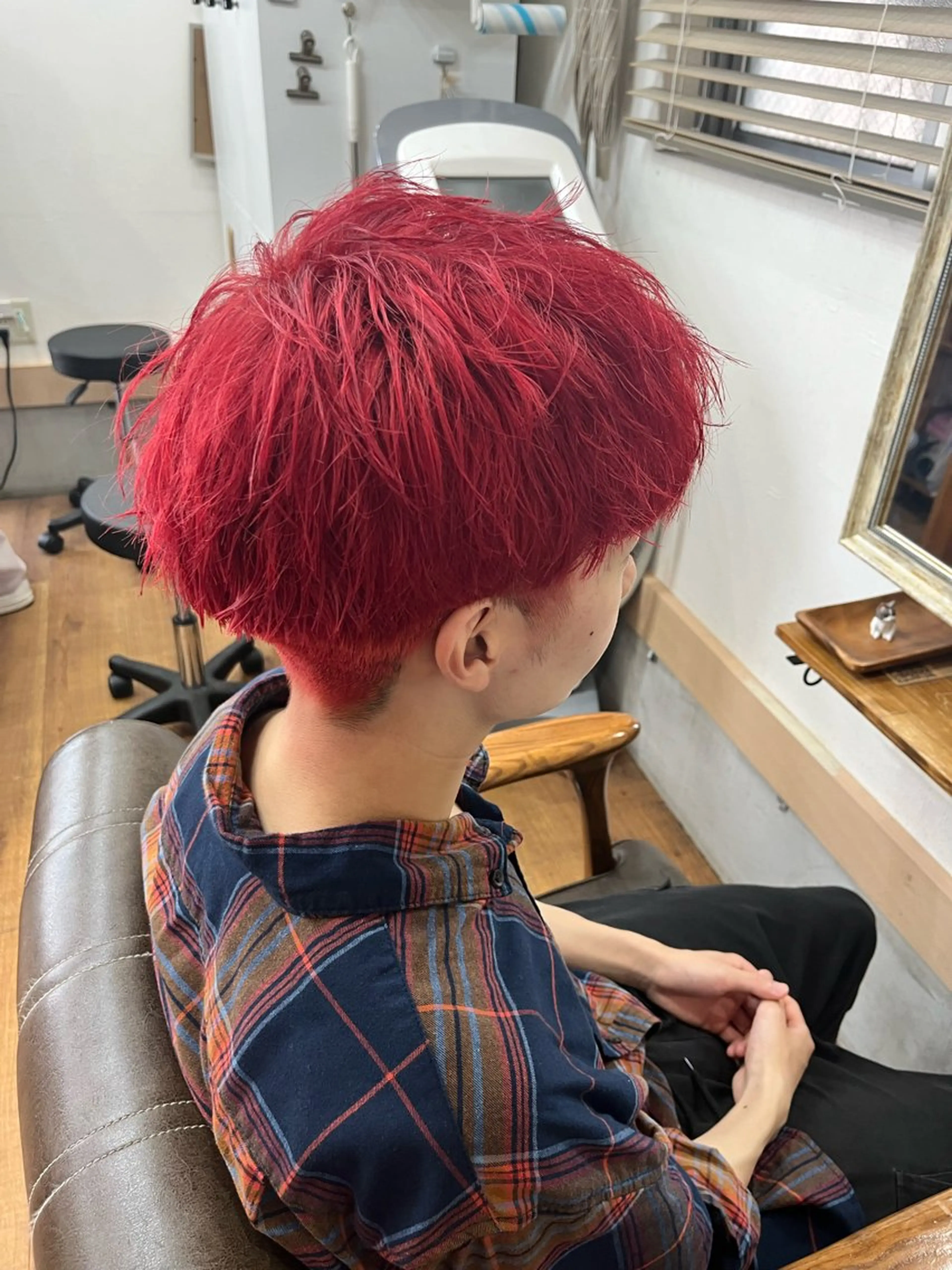 セミロング カラー メンズ メンズインナーカラー ダブルカラー インナーカラー 髪質改善 ヘアカラー トリートメント 🫧艶髪デザイナー 🫧白石航汰のヘアスタイル