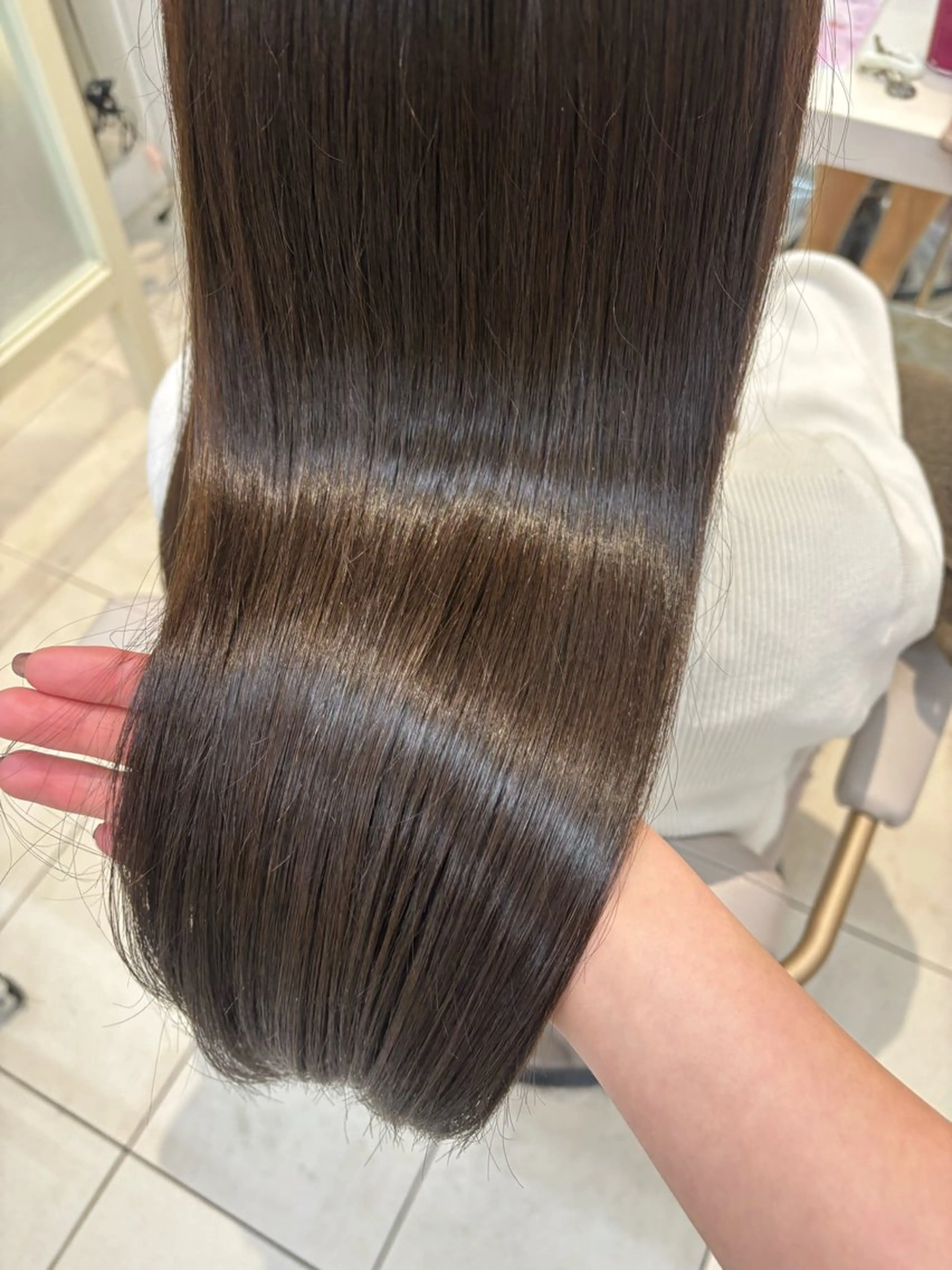 セミロング カラー ベージュカラー 透明感カラー かなこ／レイヤー ／透明感カラーのヘアスタイル