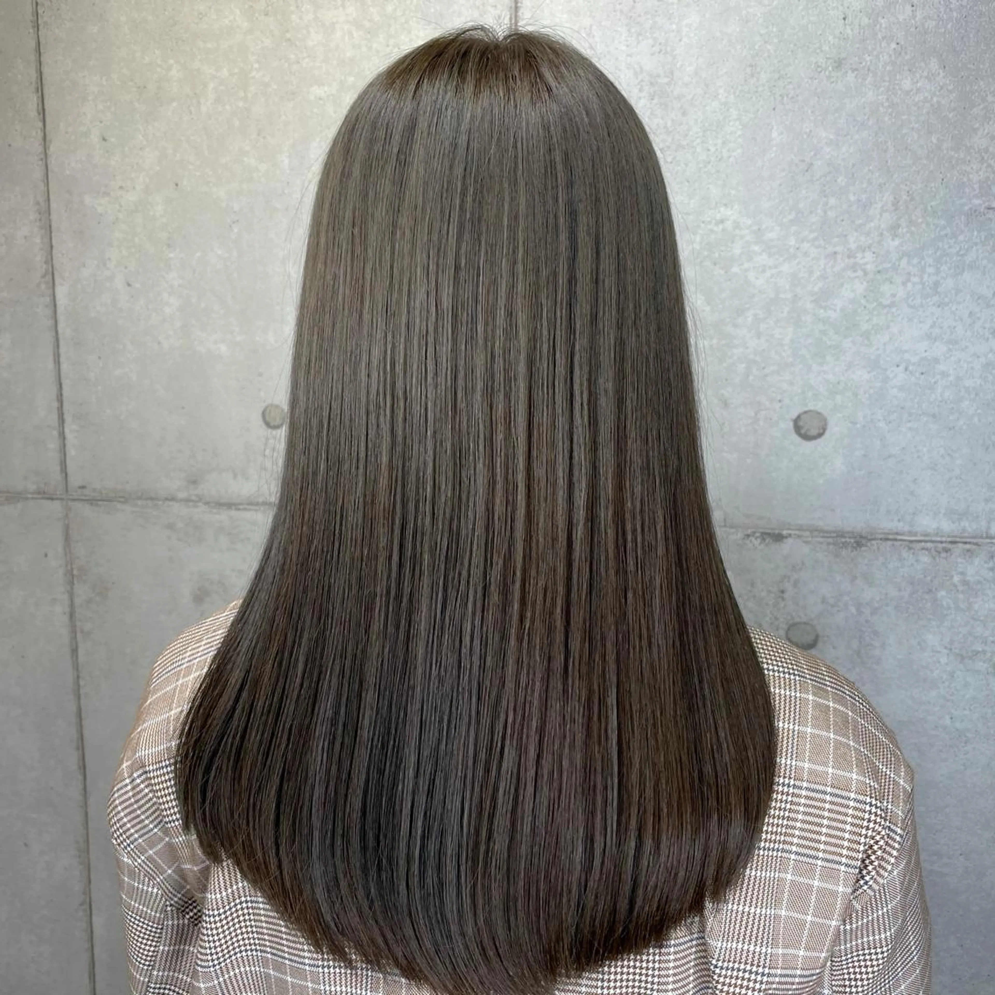 ロング カラー ヘアカラー トリートメント newi 池袋のヘアスタイル