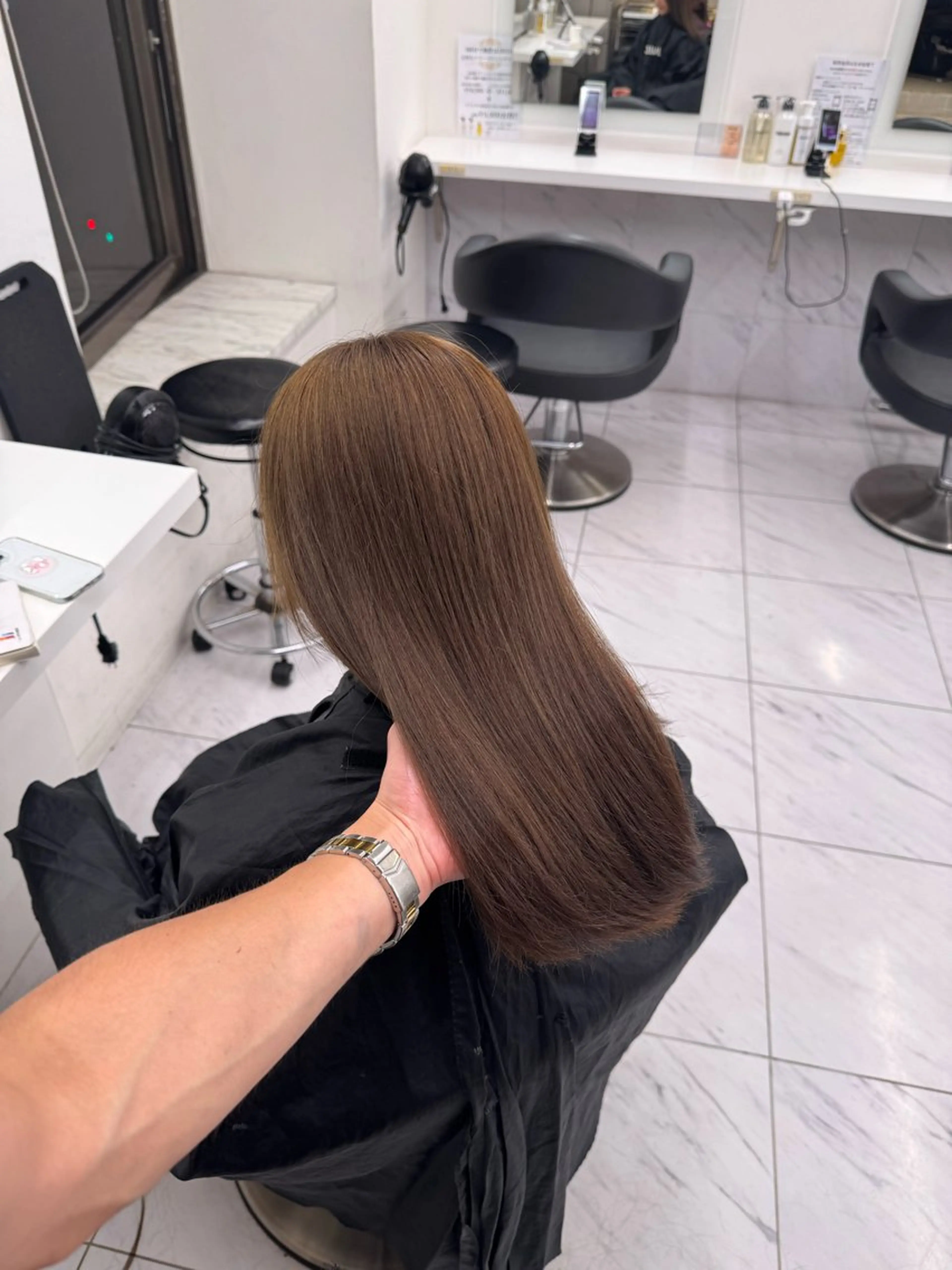 ミディアム カラー ヘアアレンジ ベージュカラー オリーブベージュ カット ヘアカラー トリートメント ヘッドスパ ヘアセット 顔まわりカット の達人のヘアスタイル