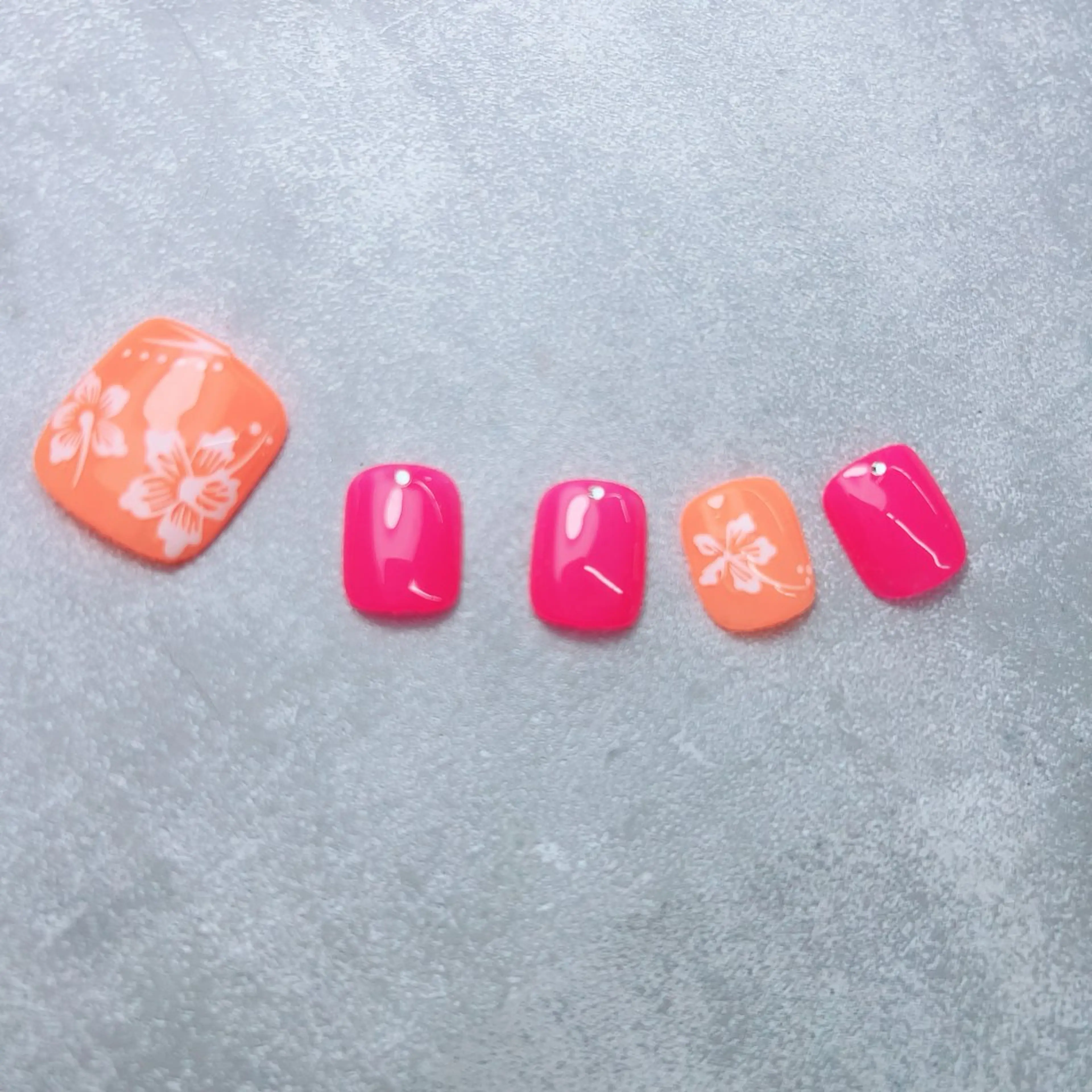 ネイル フットネイル シンプルネイル フットネイル artnailgallery所属・gallery Yumiのネイルデザイン