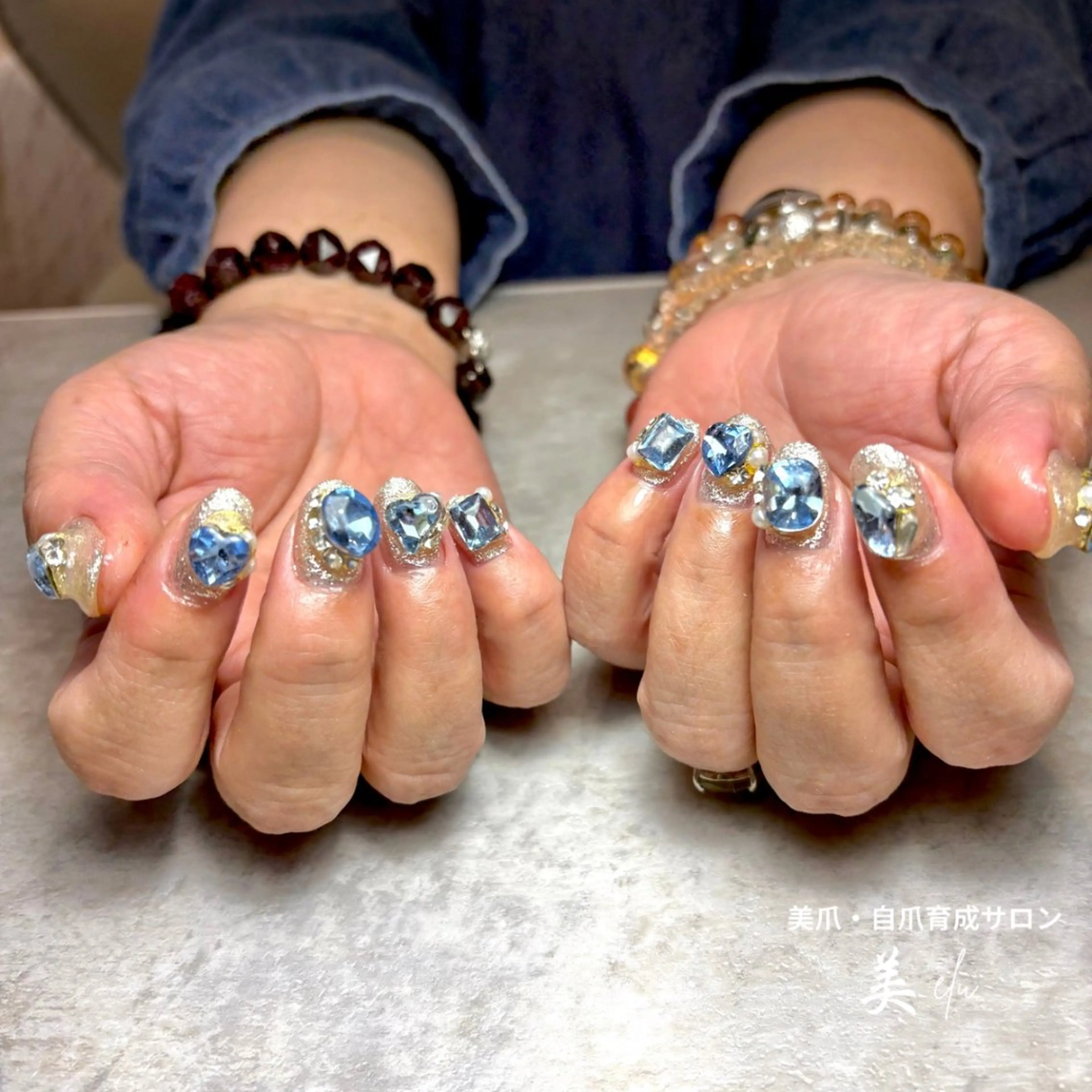 ネイル ジェルネイル キラキラネイル ハンドネイル 美爪・自爪育成サロン美elu所属・美爪・自爪育成サロン 美elu(ビエル)のネイルデザイン
