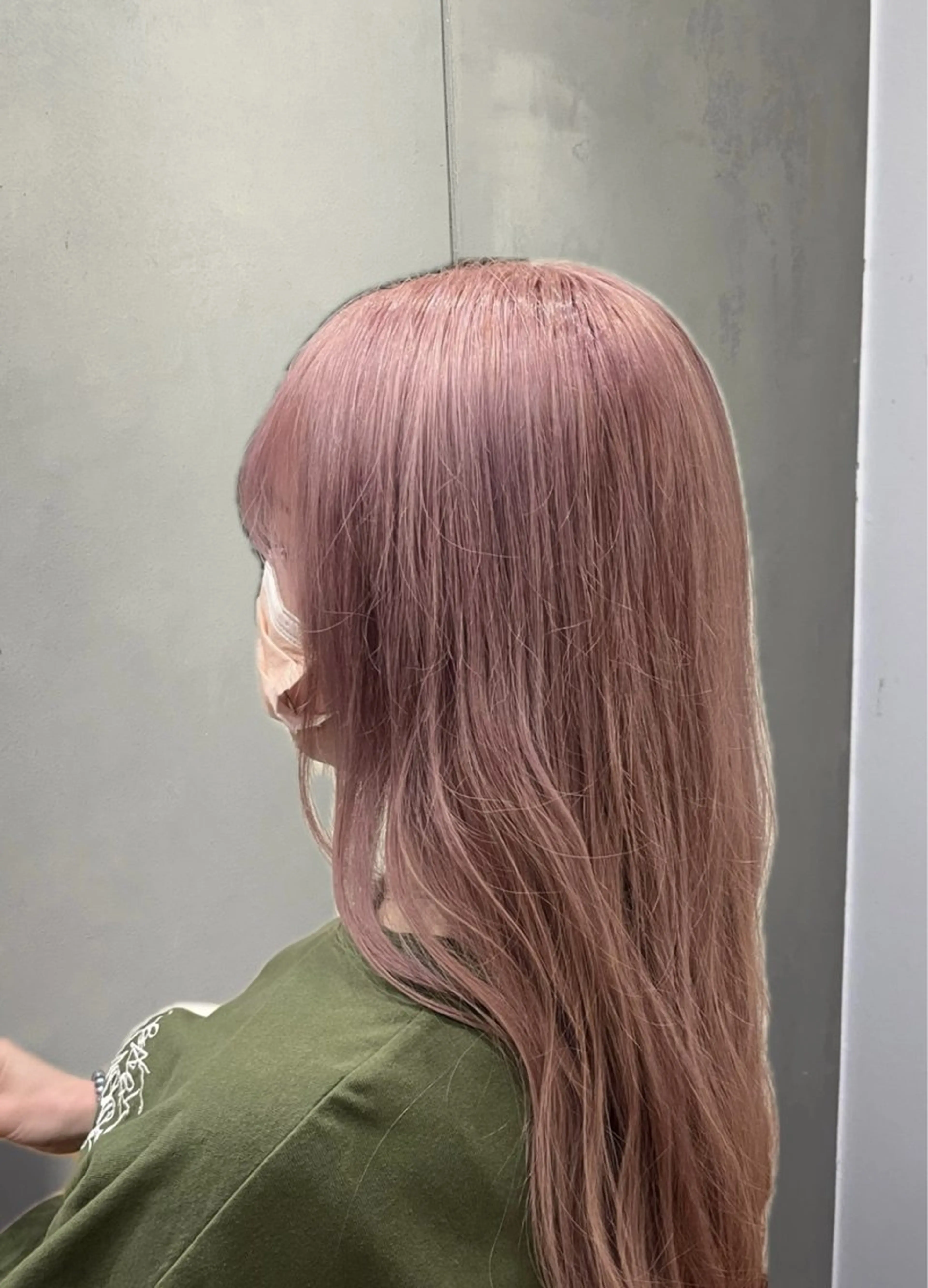 ロング カラー ベージュカラー ピンクカラー ピンクベージュ スキバサミを使わない カット✂︎カズマのヘアスタイル