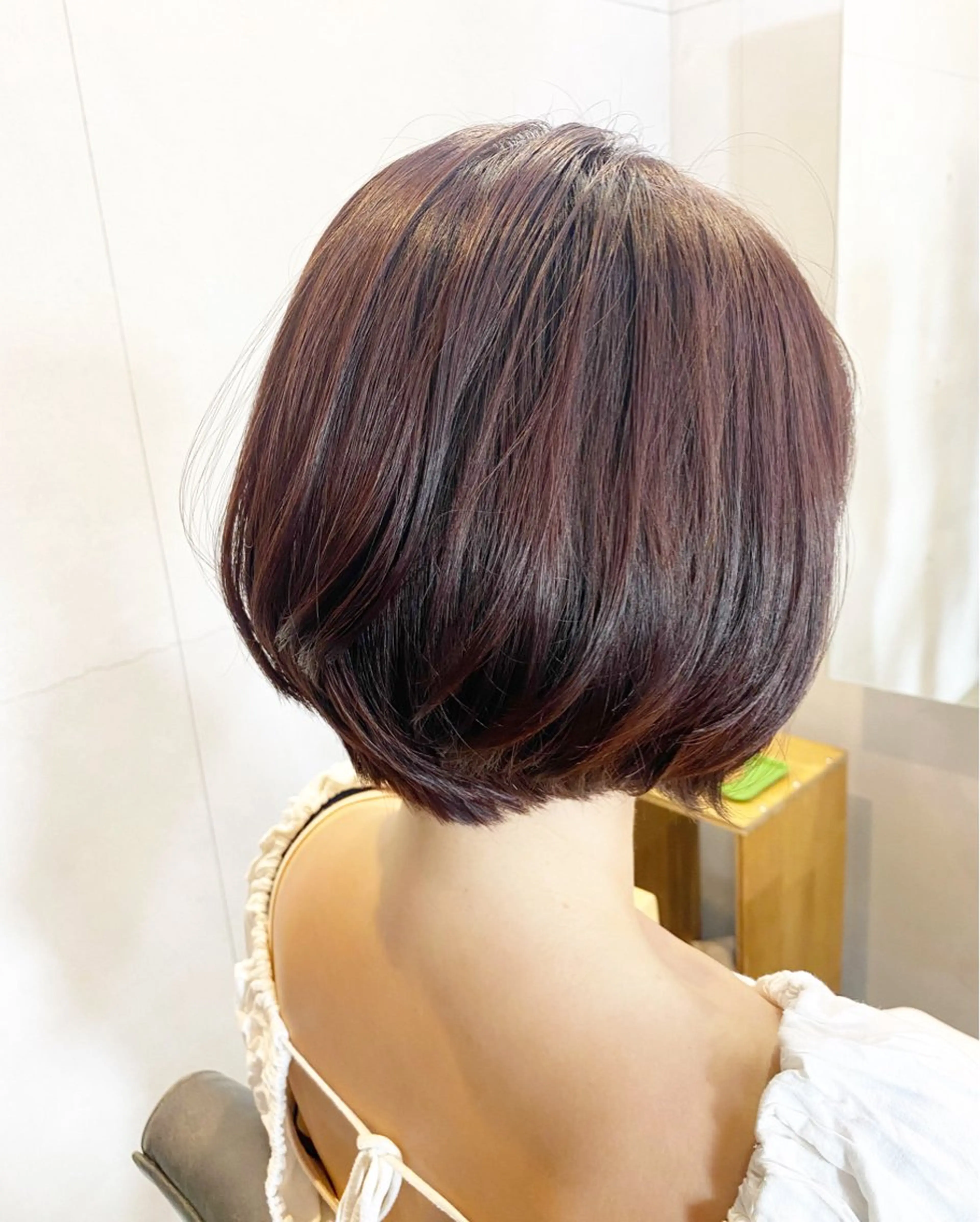 ショート カラー ボブ conne& ririのヘアスタイル