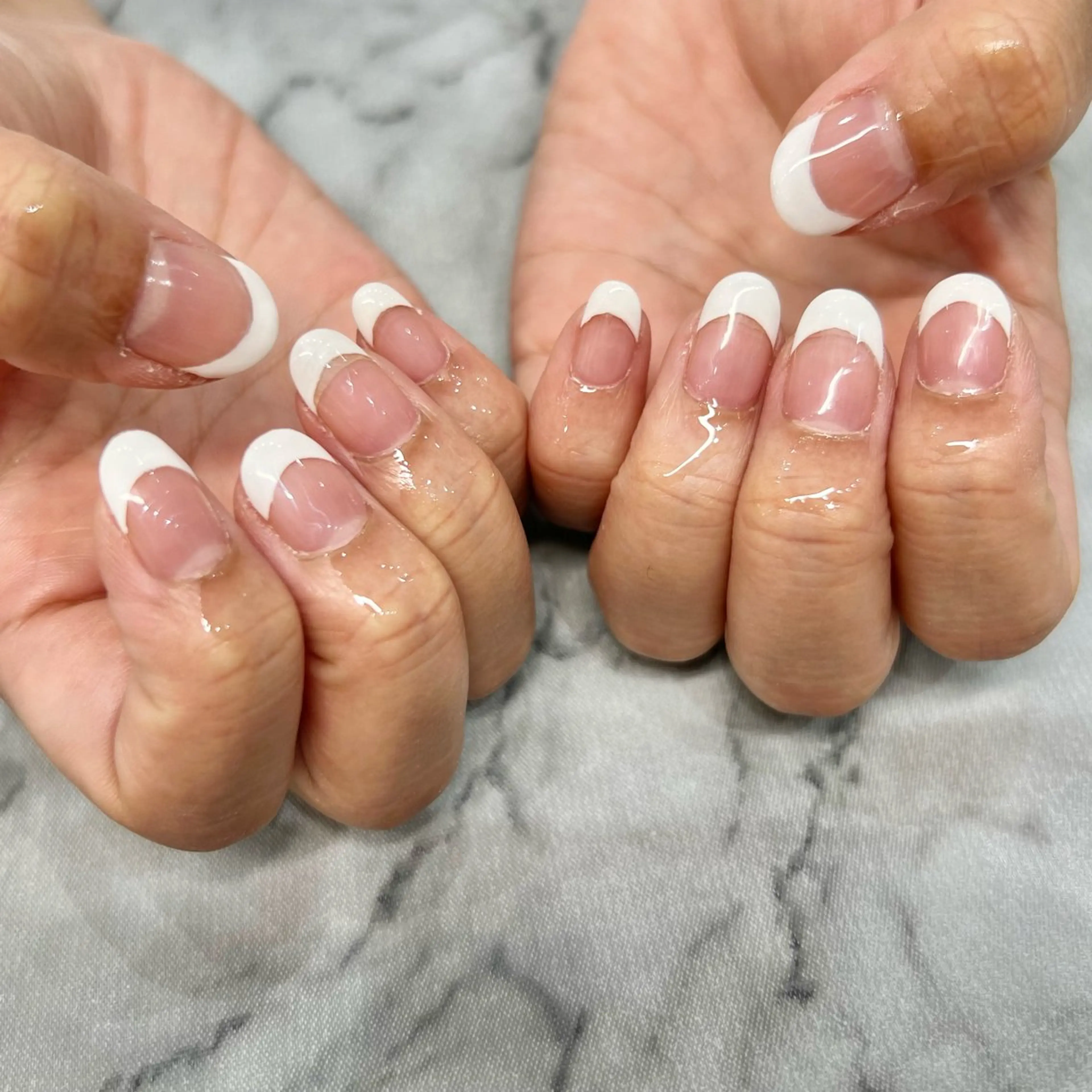 【オフ込み】付け替えフレンチハンドジェル💅🌺(ラメ変更OK♡)の写真