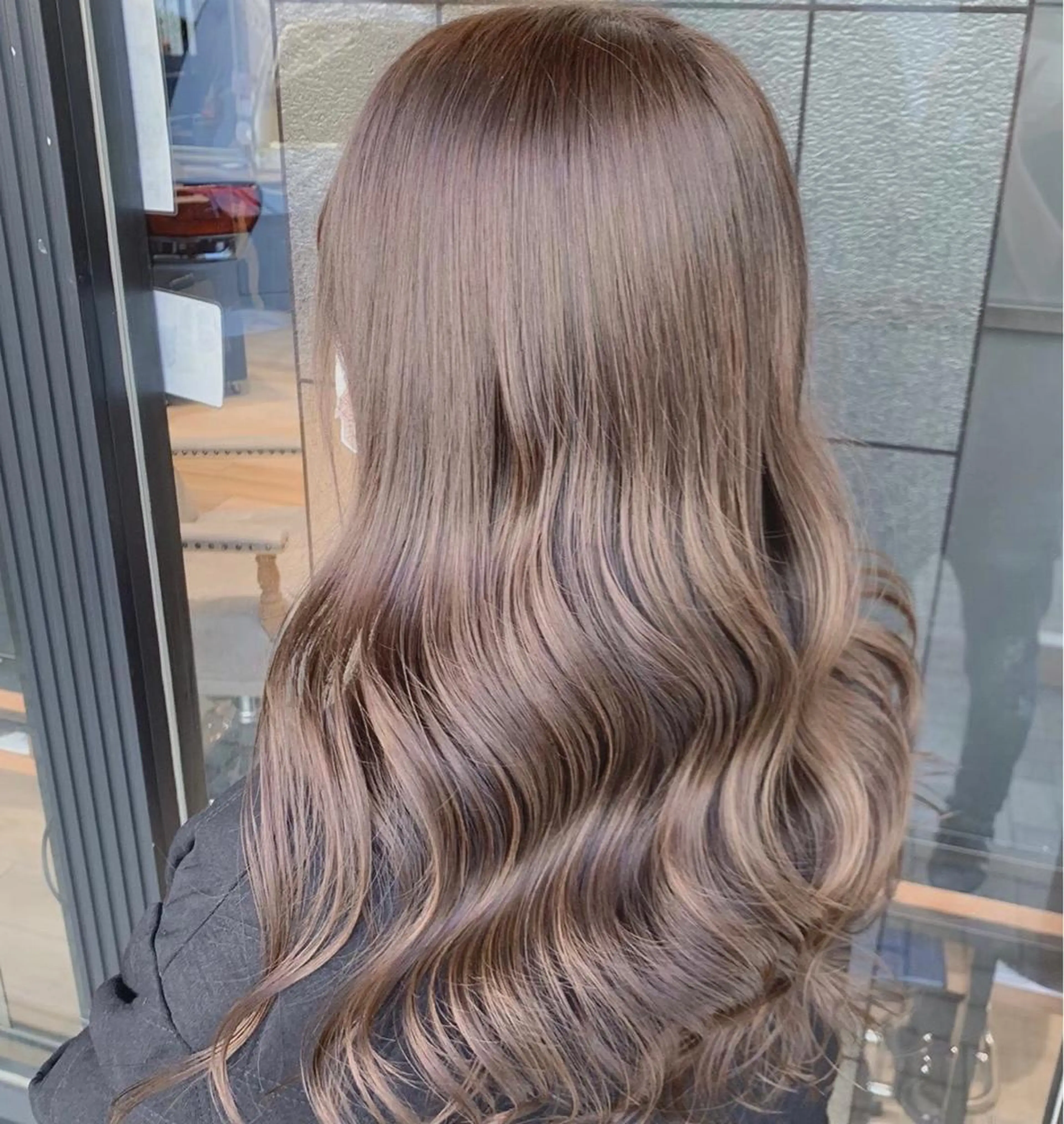 ミディアム カラー ヘアアレンジ ベージュカラー ブリーチ ブリーチなしカラー 髪質改善/ ツヤ髪カラー/高井のヘアスタイル