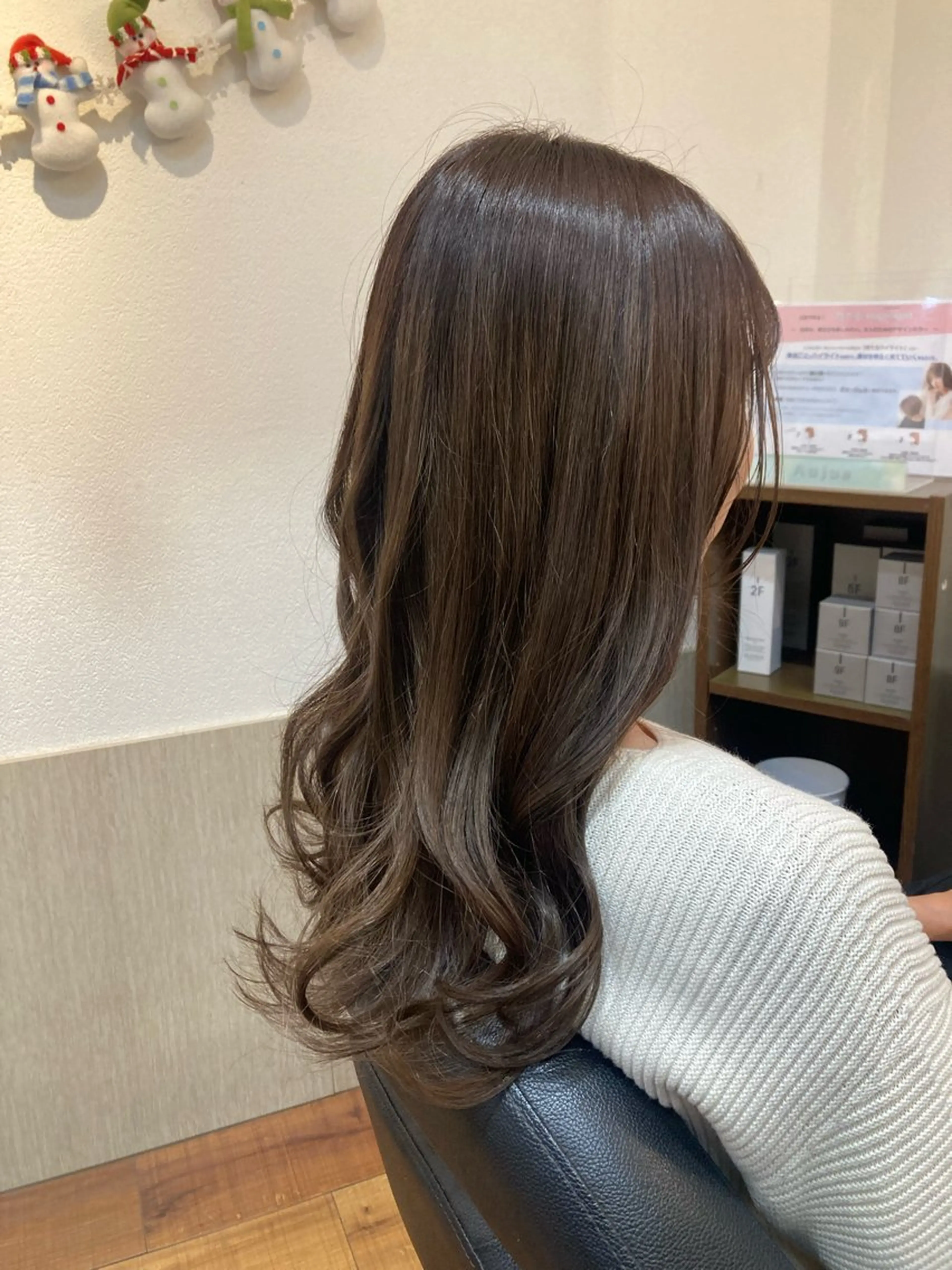 セミロング MOLLASALON 浅香山店所属・髪質改善カラー 縮毛矯正🤍辻桃加のヘアスタイル