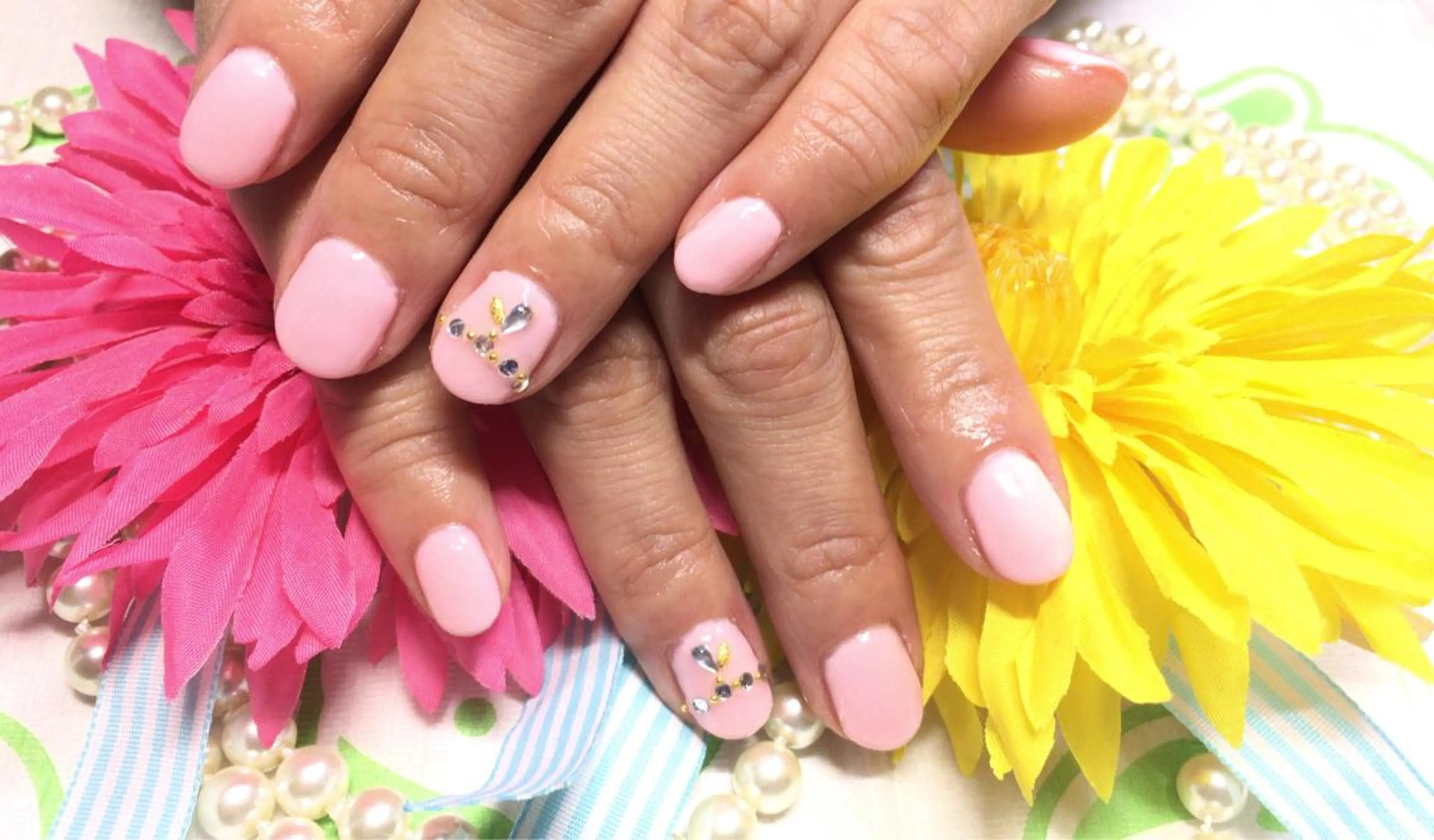 ネイル ピンク ハンドネイル フットネイル ネイルサロン HARRYS所属・ネイル･脱毛サロン HARRYSのエステ・リラクイメージ