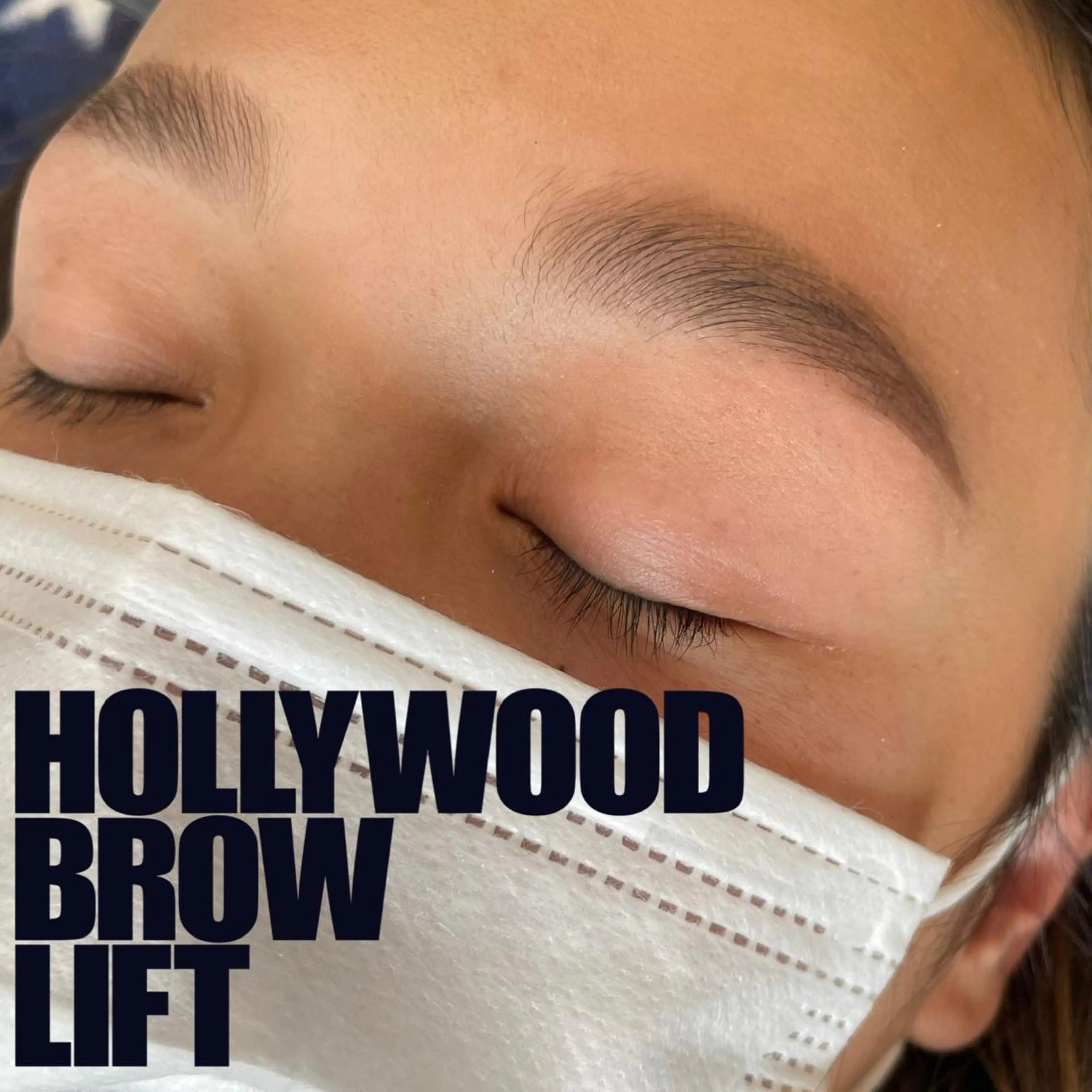 アイブロウ ハリウッドブロウリフト beautyroom Naturaのネイルデザイン