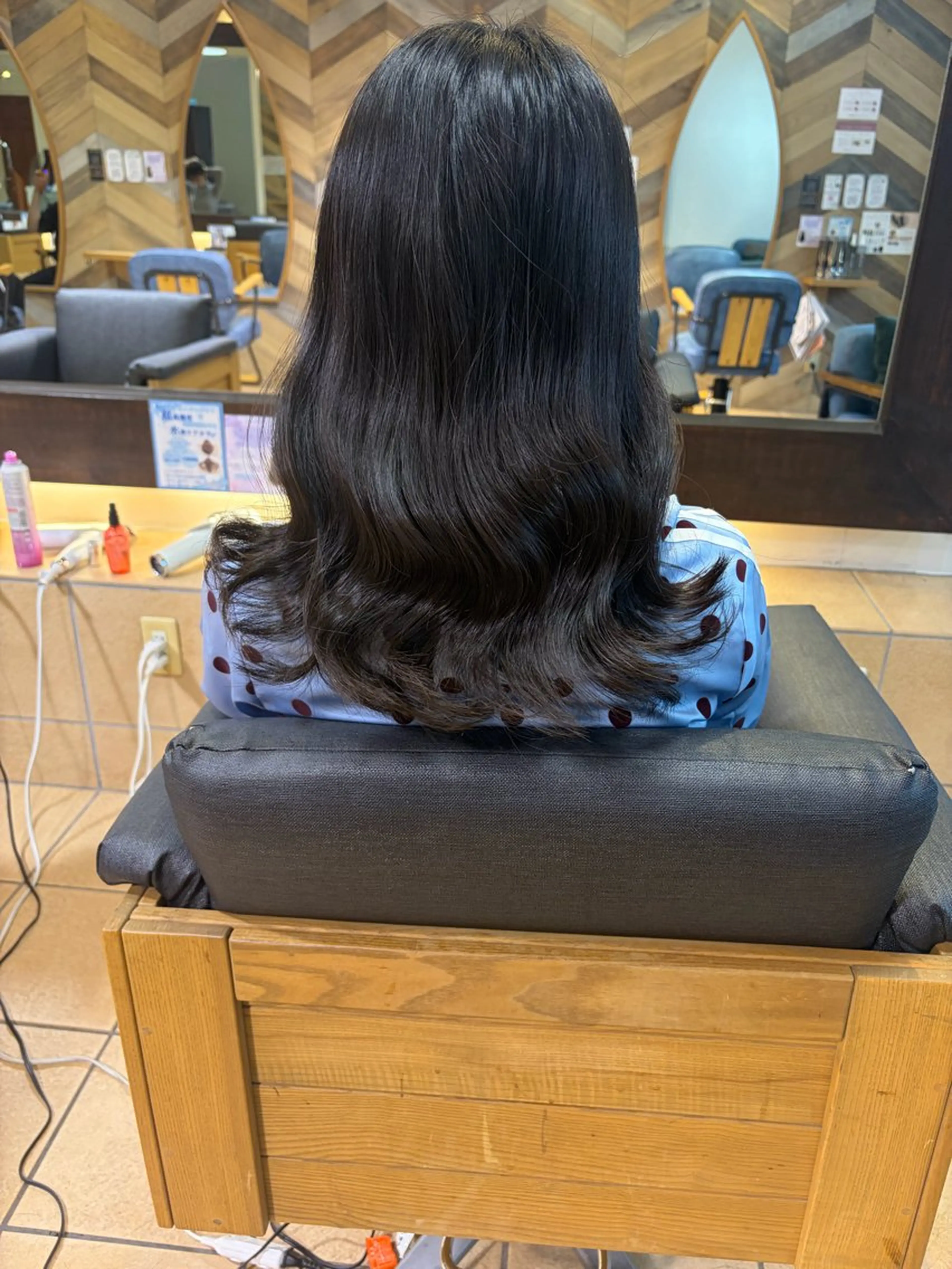 セミロング カット 濱川響太レディース カットモデルのヘアスタイル