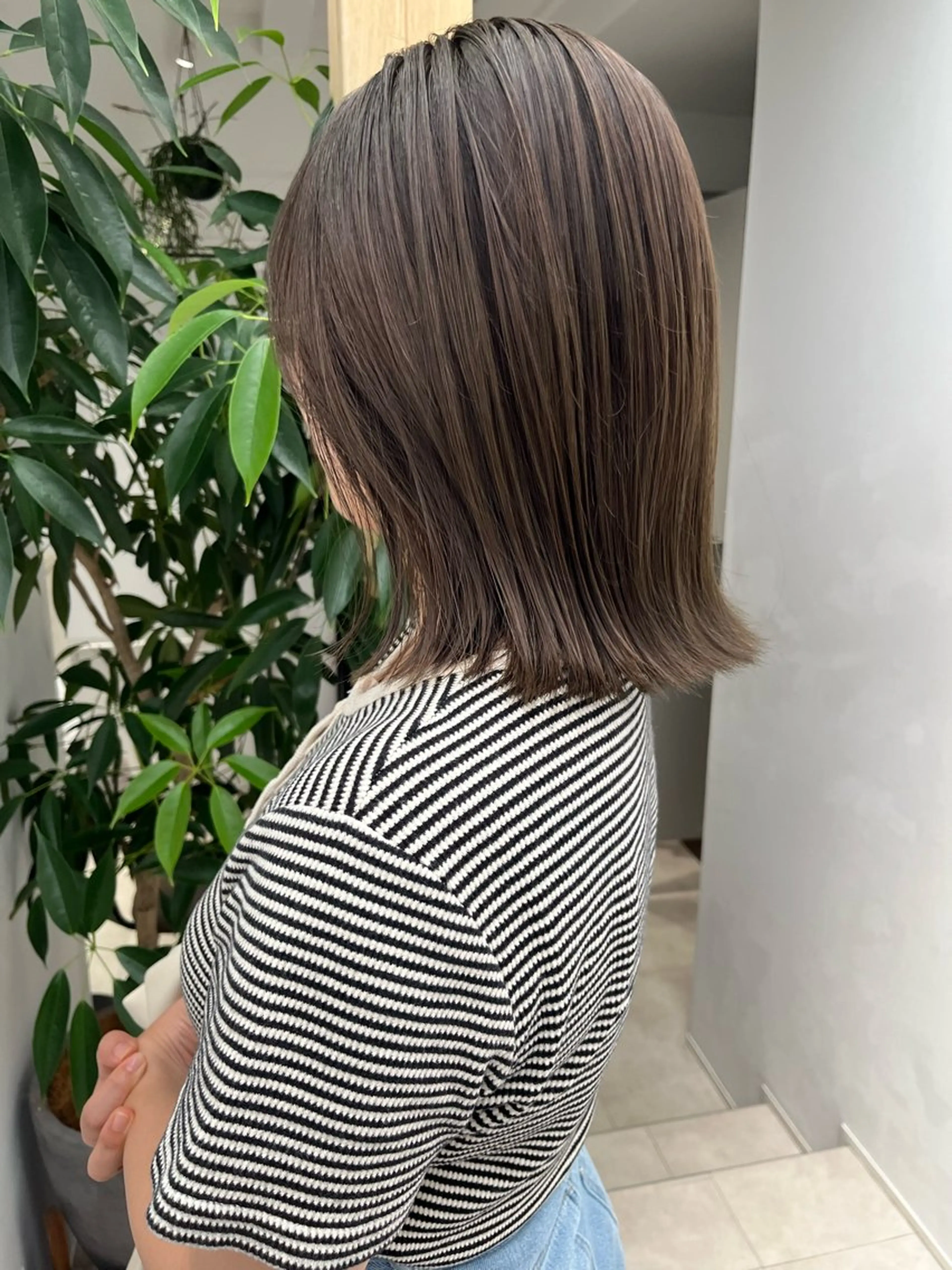 ミディアム カラー ブリーチ 透明感カラー ブリーチなしカラー ヘアカラー トリートメント ナチュラルなヘア /ヨシダトモキのヘアスタイル