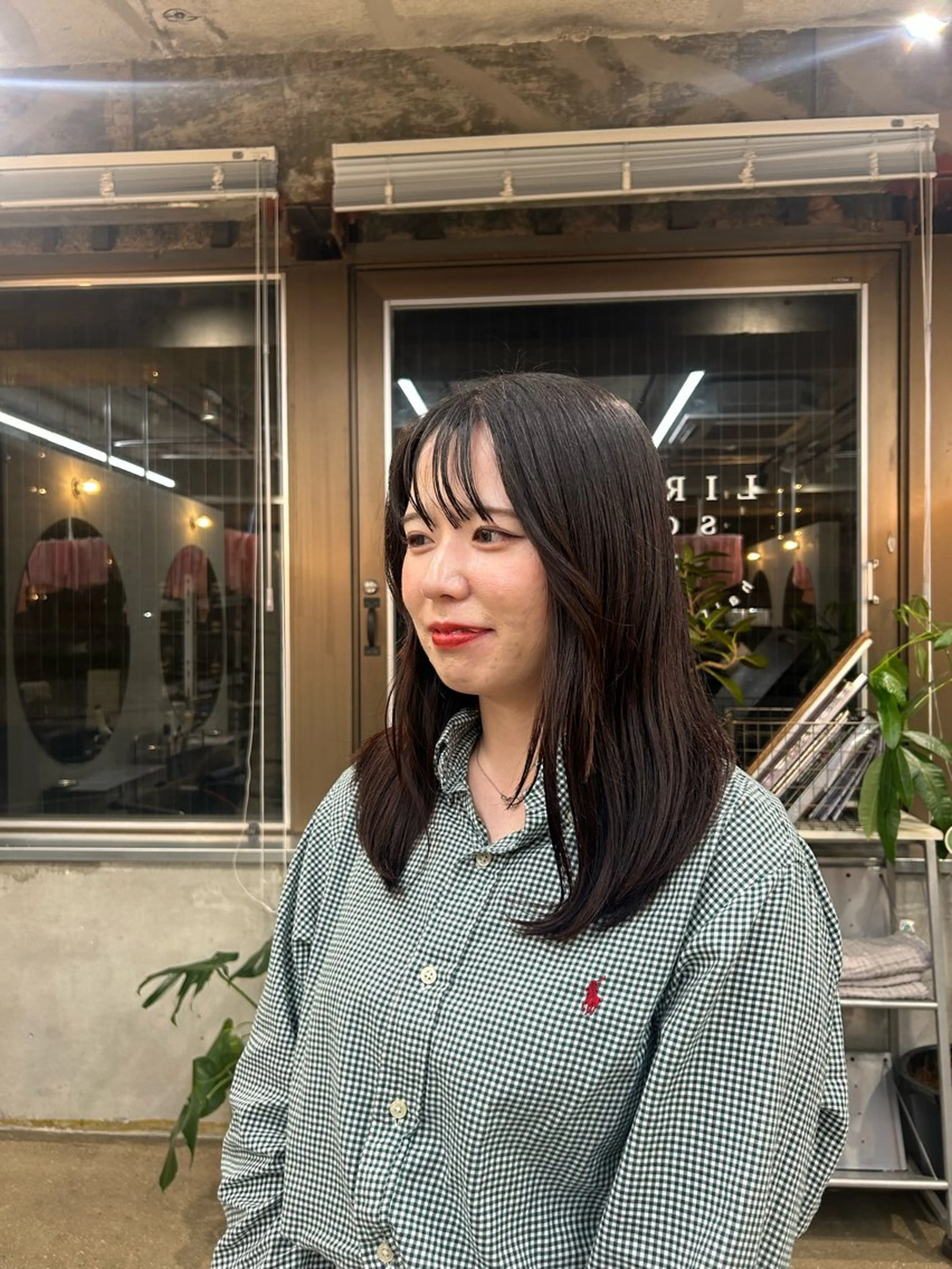 セミロング サワムラ ソナタのヘアスタイル