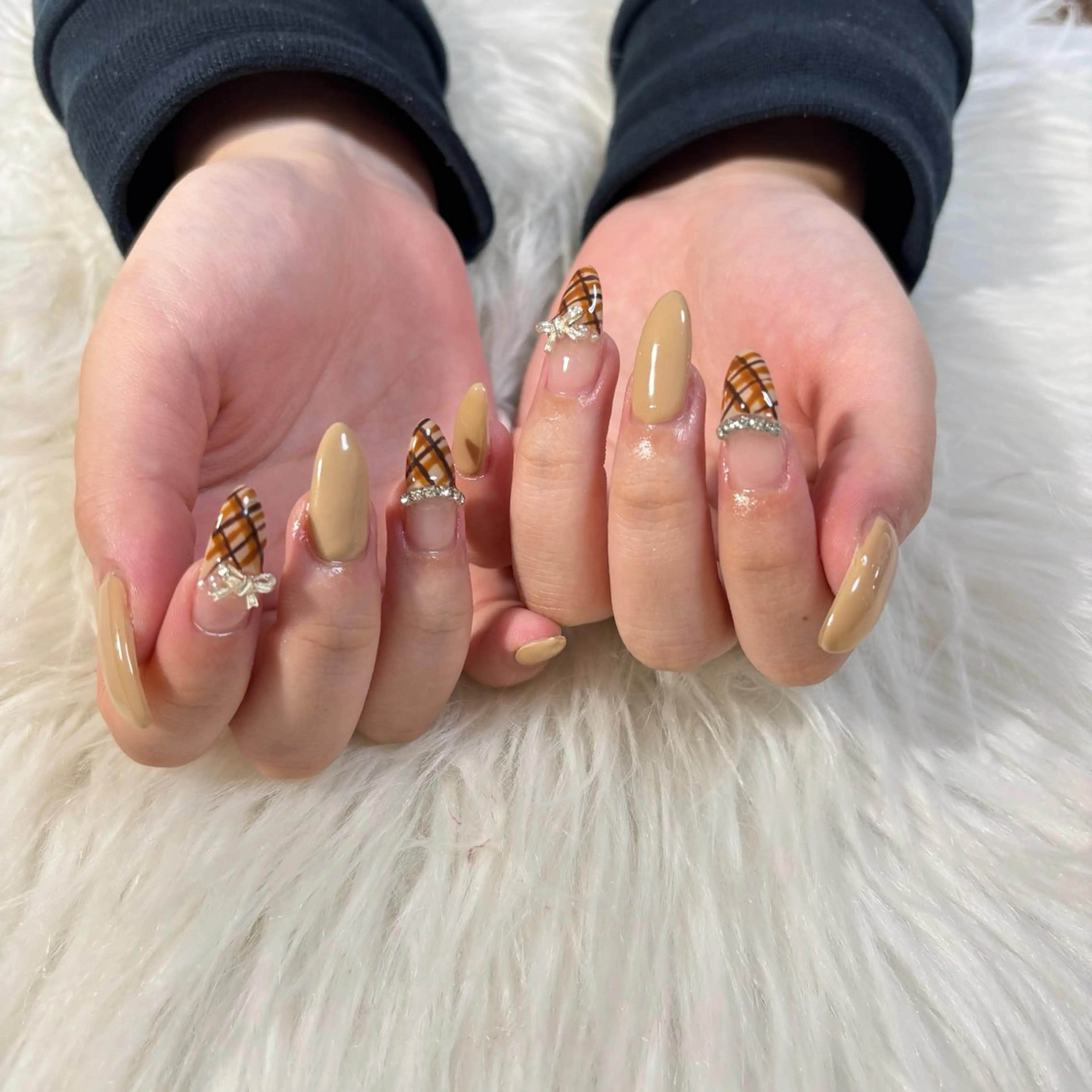 パーマ ハンドネイル 🦋Hina🦋 1月予約受付中✨のネイルデザイン