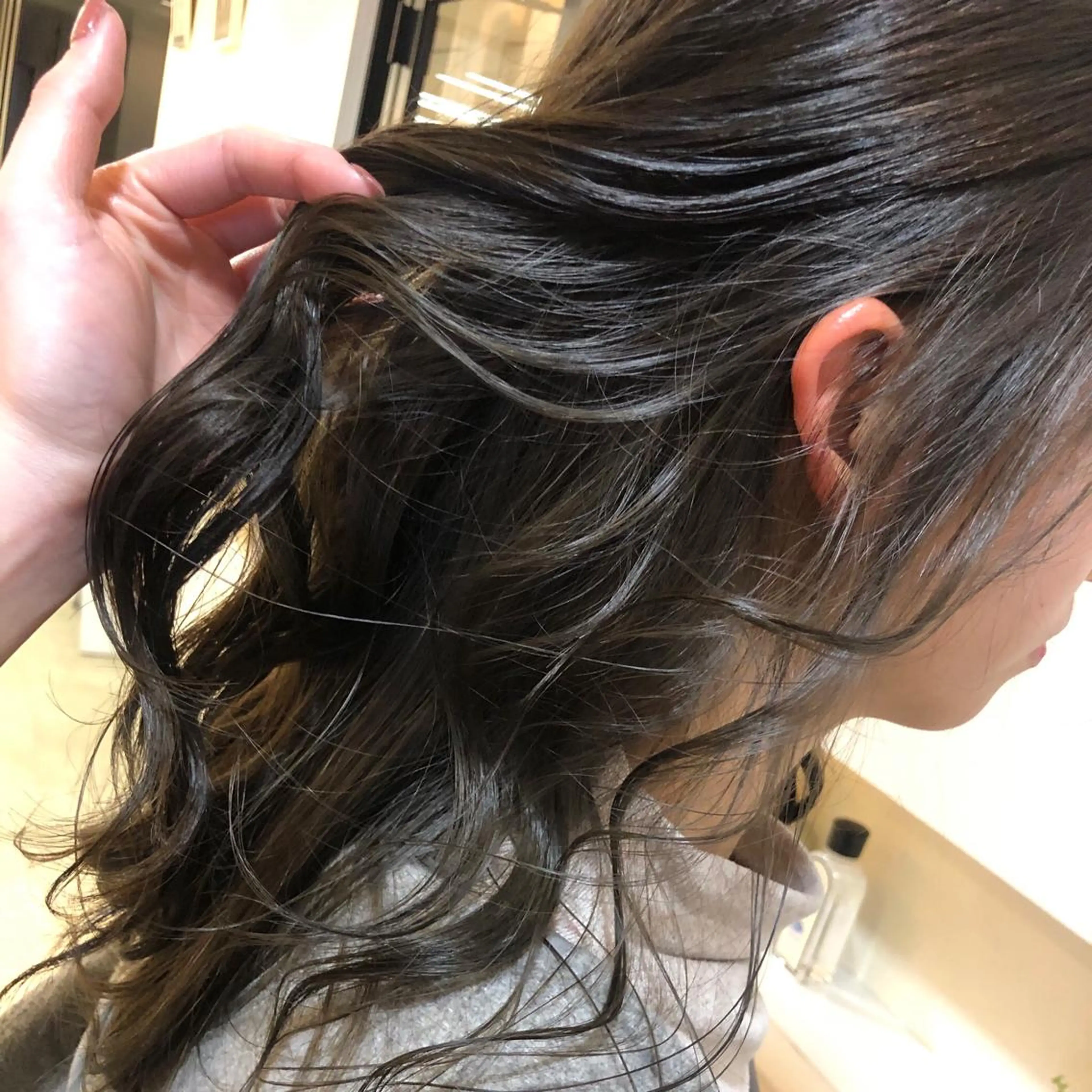 セミロング カラー アッシュ アッシュグレー シールエクステ/ 髪質改善💐yuuのヘアスタイル