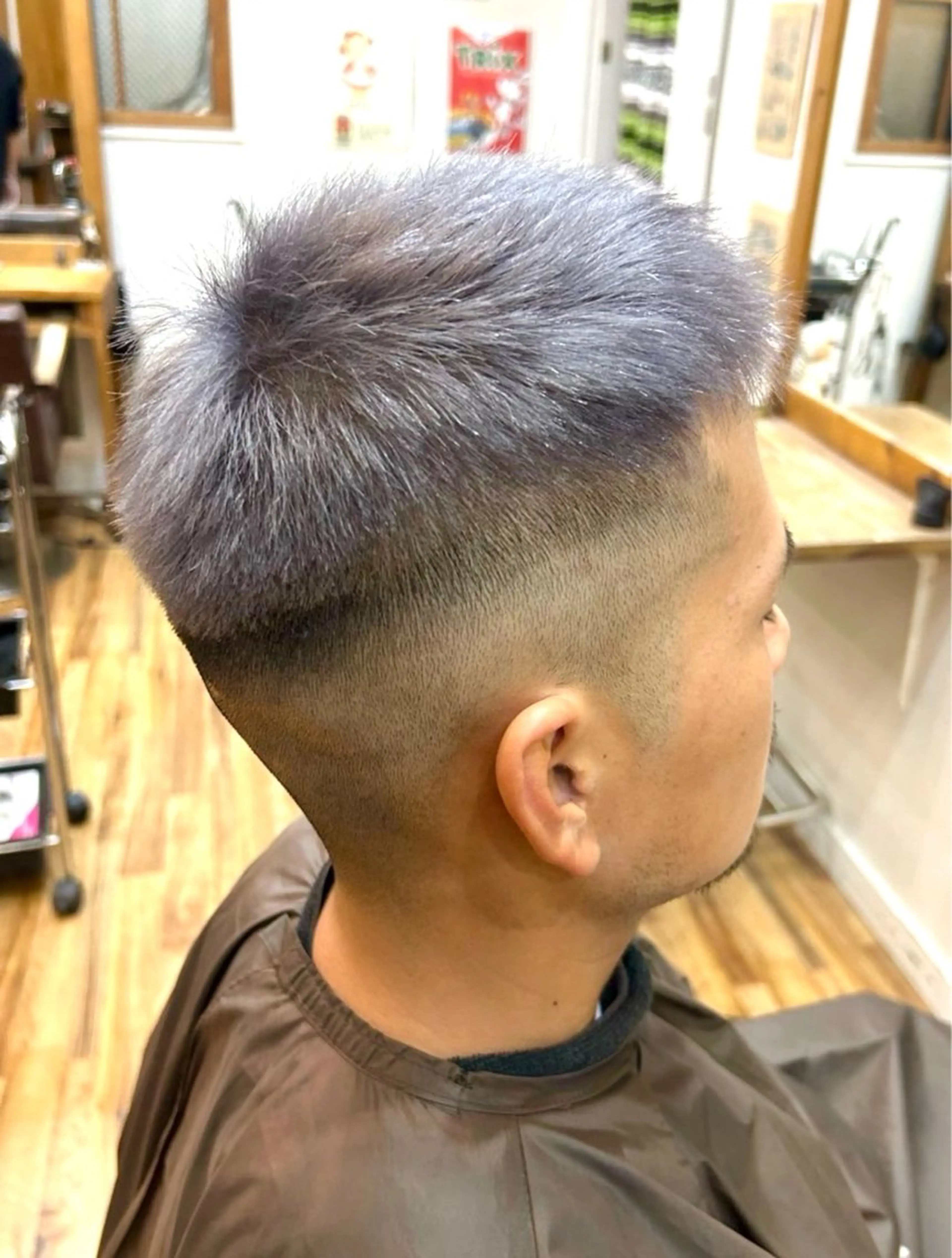 カラー メンズ ヘアカラー コイエ カレンのヘアスタイル