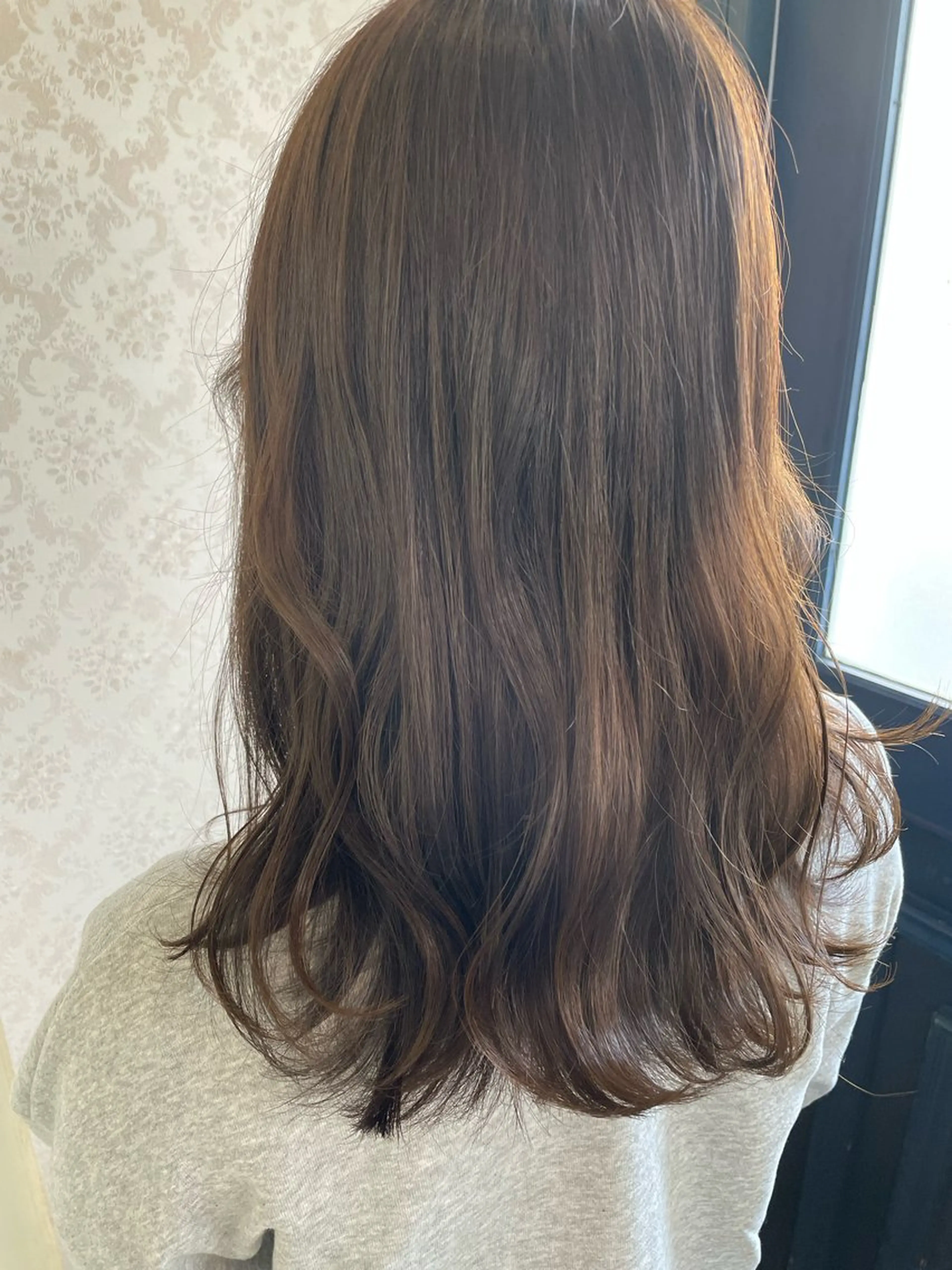 セミロング ヒヨシ ルナのヘアスタイル