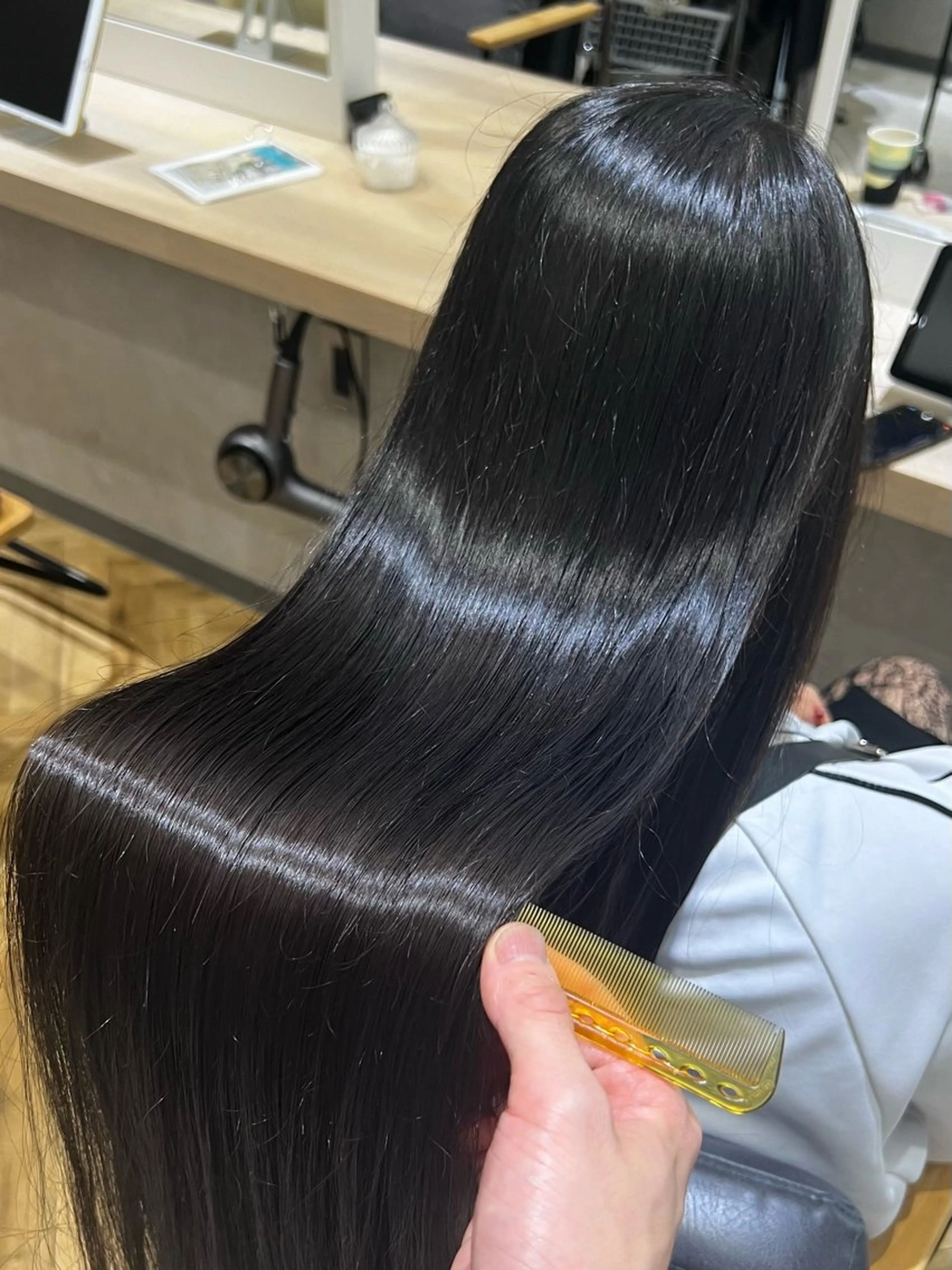 【 ✨平日限定✨ 】【クセが気になる方へ】カット ＋ 美髪縮毛矯正の写真