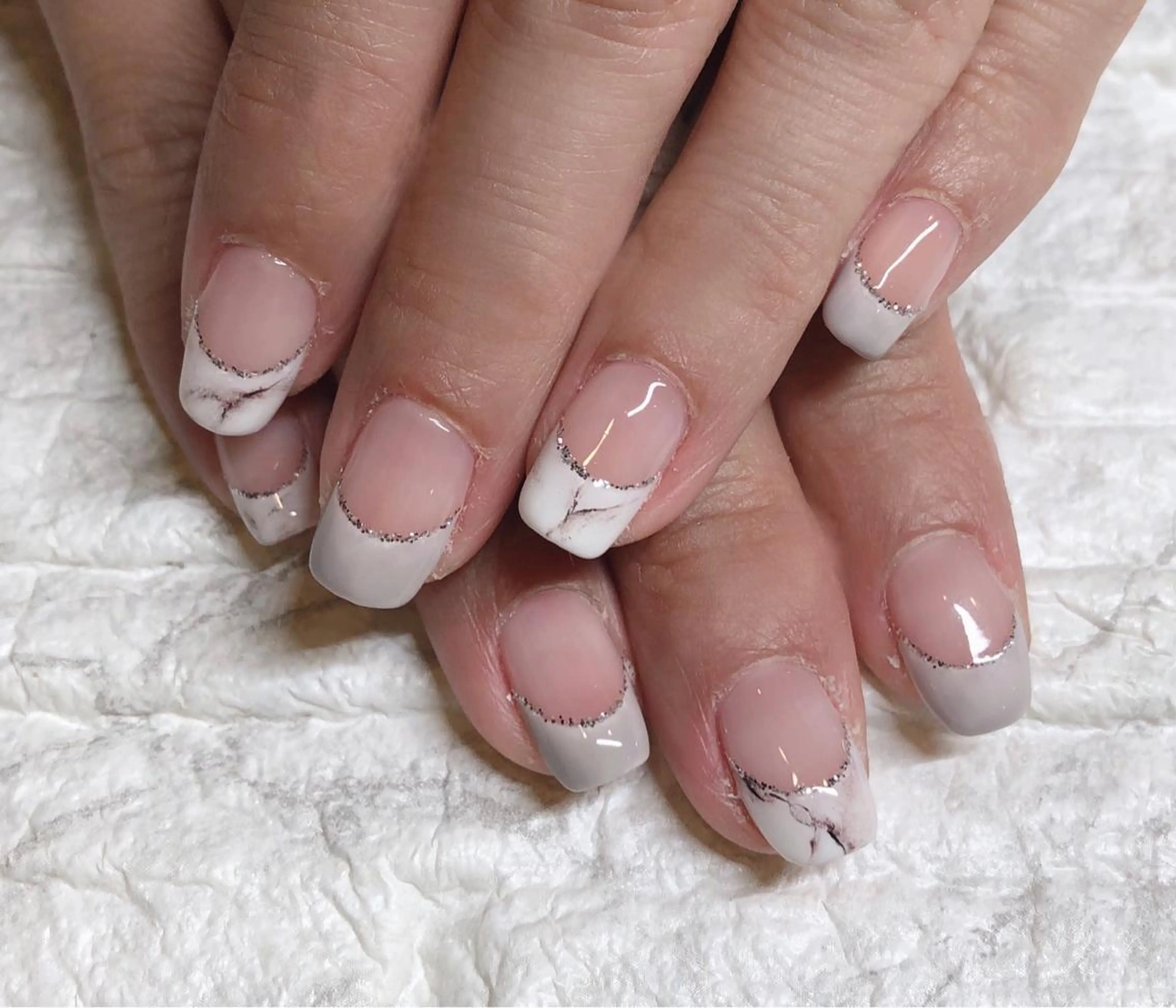 ネイル アートネイル フレンチネイル ラメ(グリッター) 大理石ネイル(マーブル) Sand by muoのネイルデザイン
