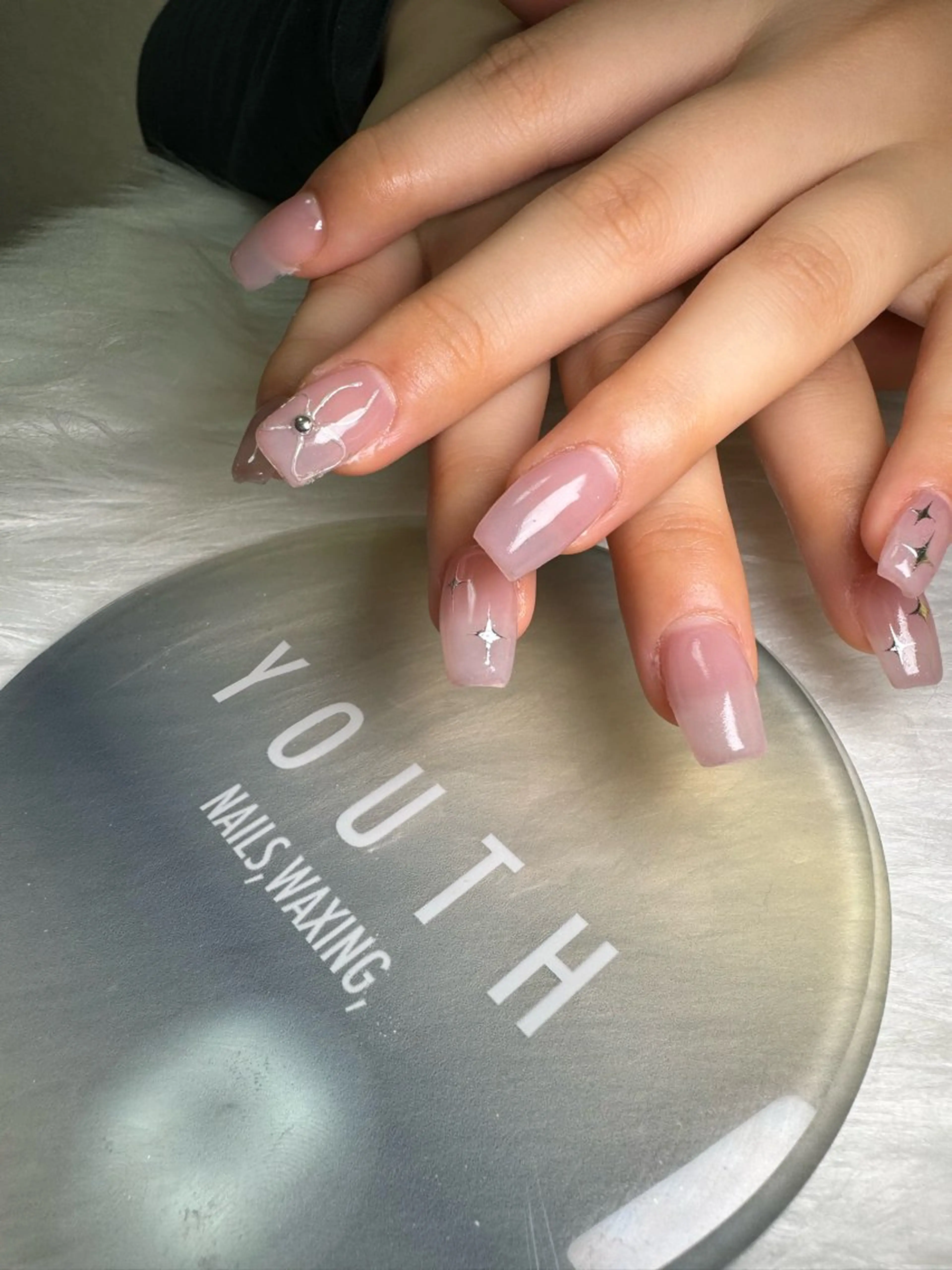 ネイル ハンドネイル YOUTH nails waxing所属・YOUTH natsumiのネイルデザイン