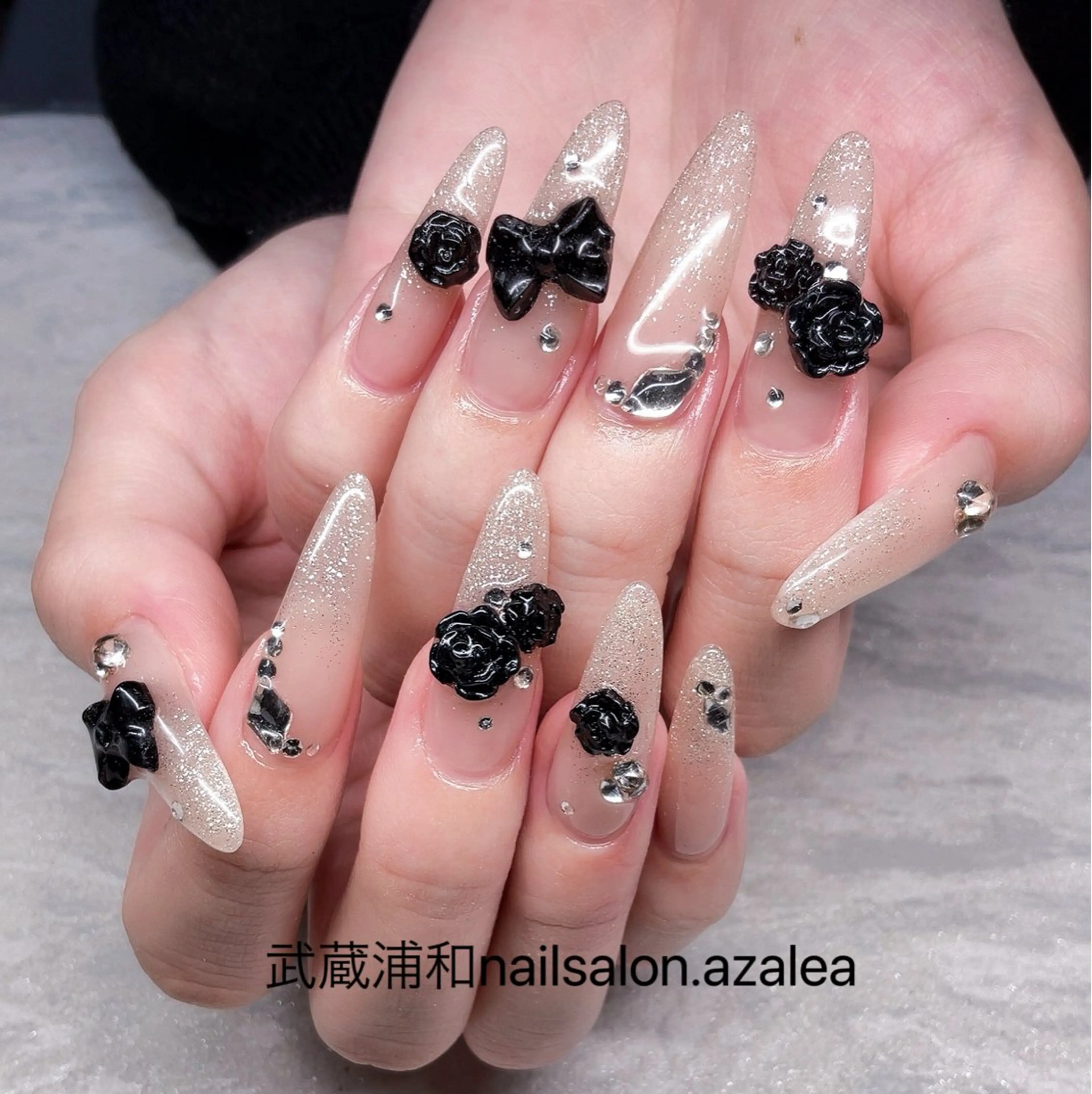 ネイル ハンドネイル R inのネイルデザイン