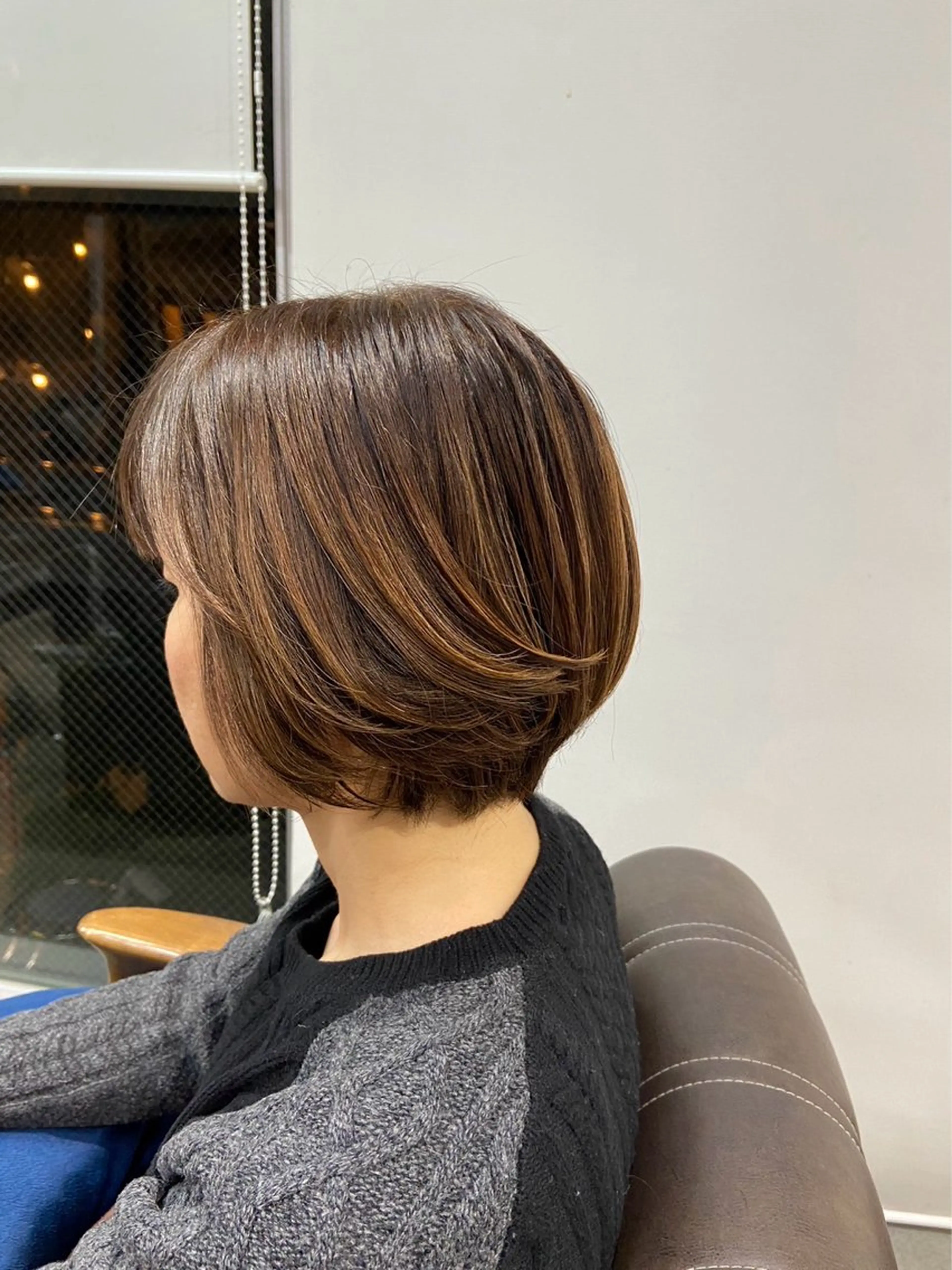 ショート カラー ショートレイヤー ブラウンカラー ナチュラルブラウン レイヤーカット ショートヘア 安岡美咲✂︎ 艶カラー/髪質改善のヘアスタイル