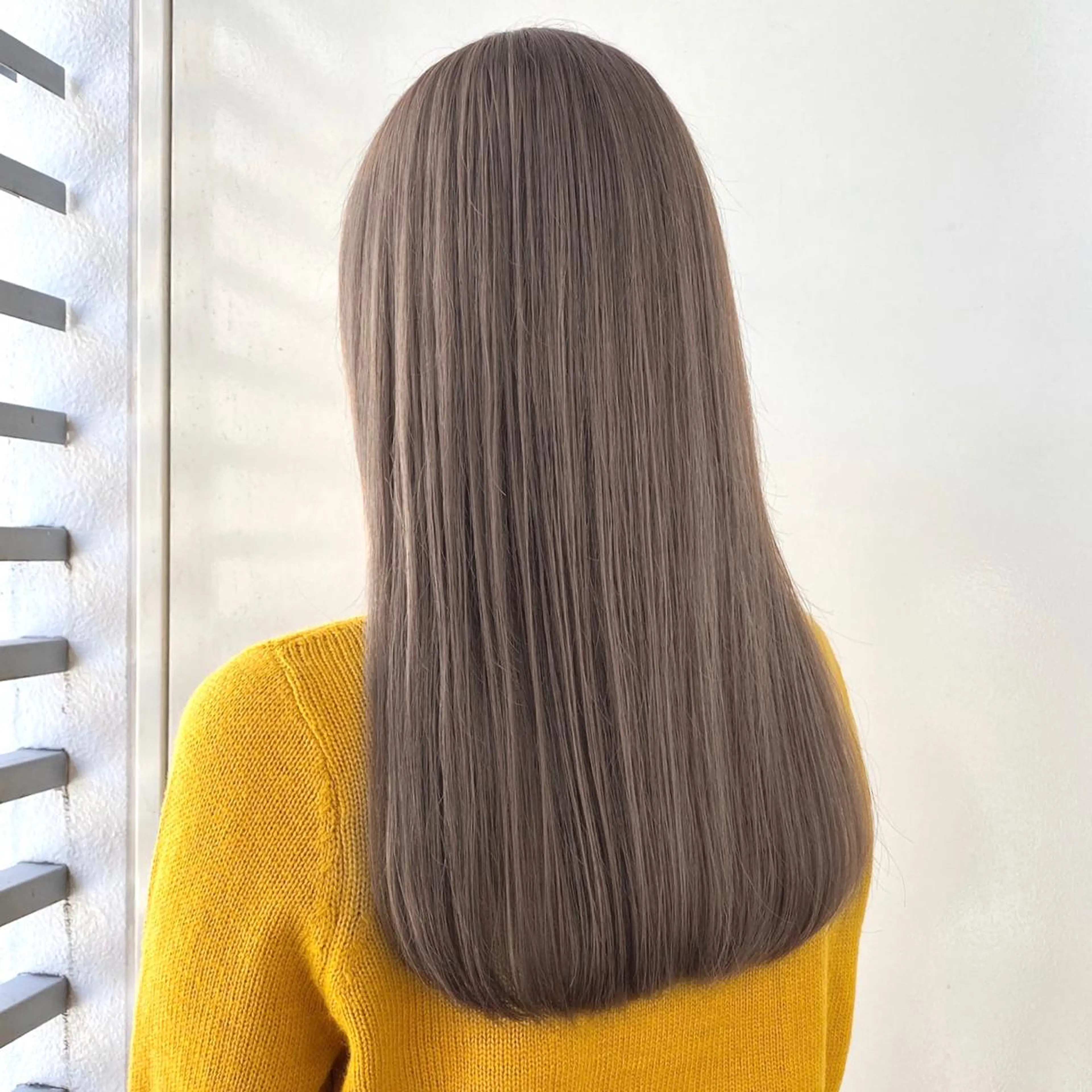 ロング カラー ANNA ／艶髪／ハイトーンのヘアスタイル