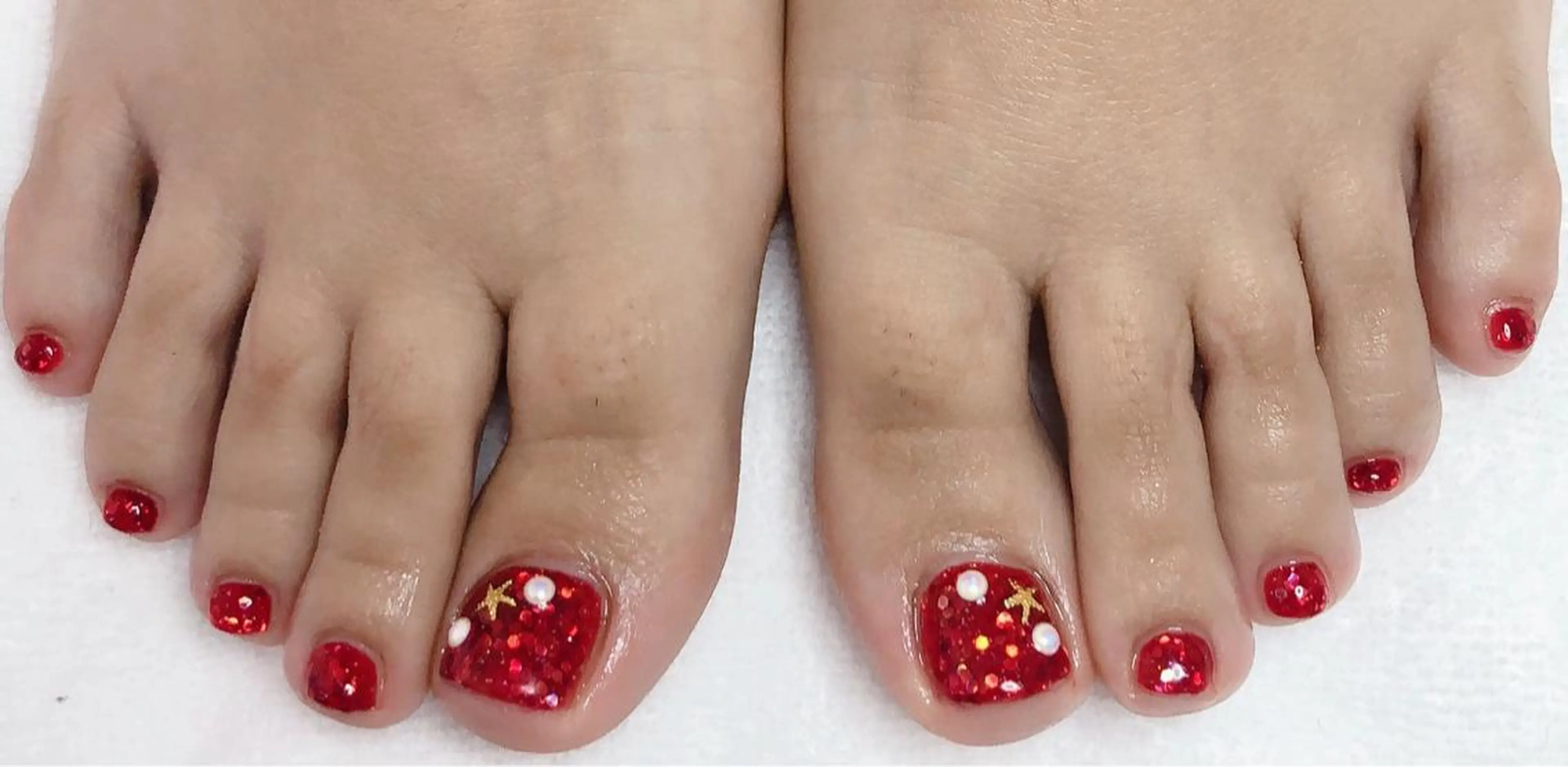 ネイル フットネイル ラメ(グリッター) cocoネイル&まつげサロン所属・片平 恭子のマツエク・マツパデザイン