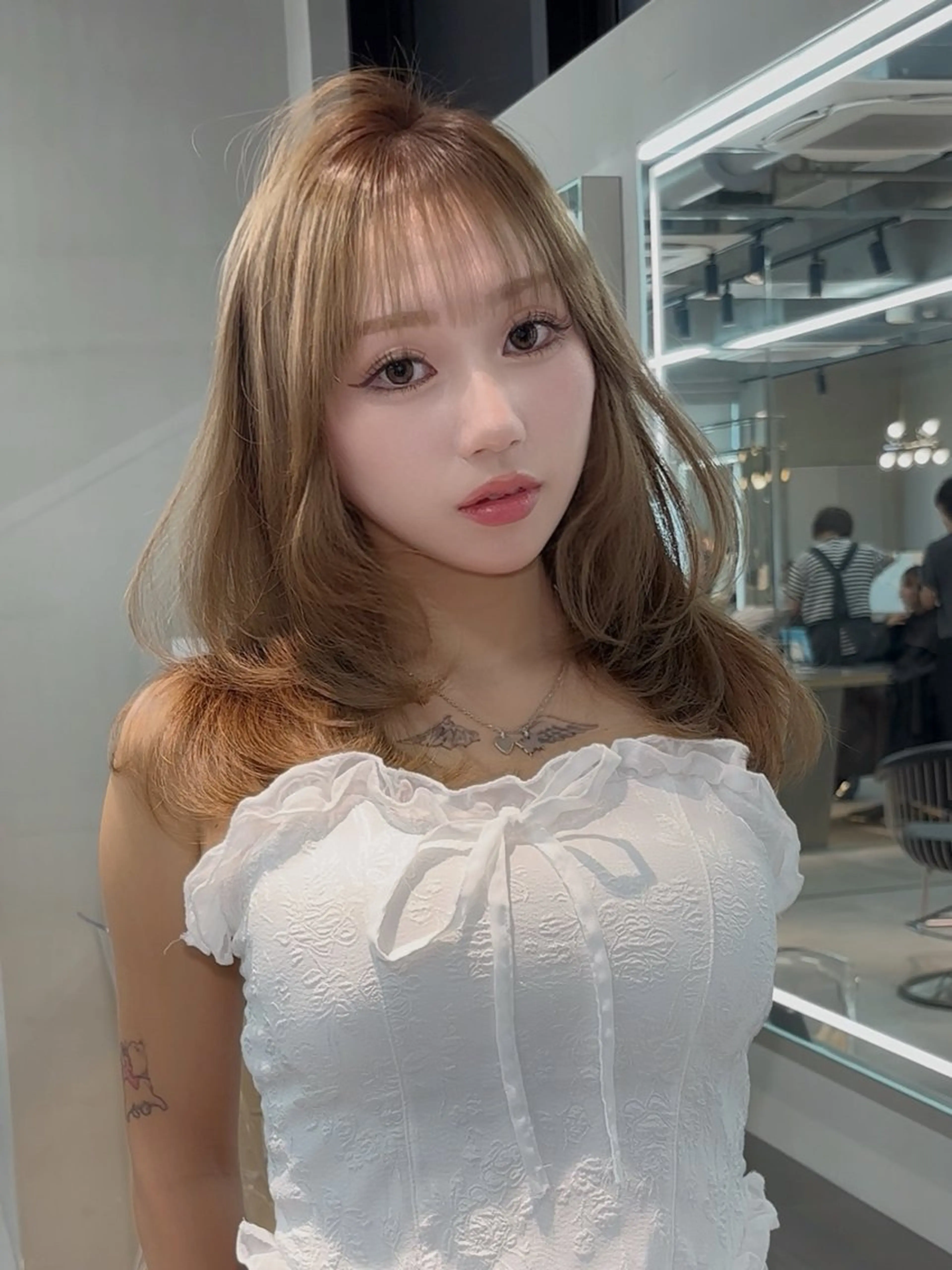 ミディアム カラー ベージュカラー レイヤーカット 縮毛矯正 【美髪矯正】 吉村　清志のヘアスタイル