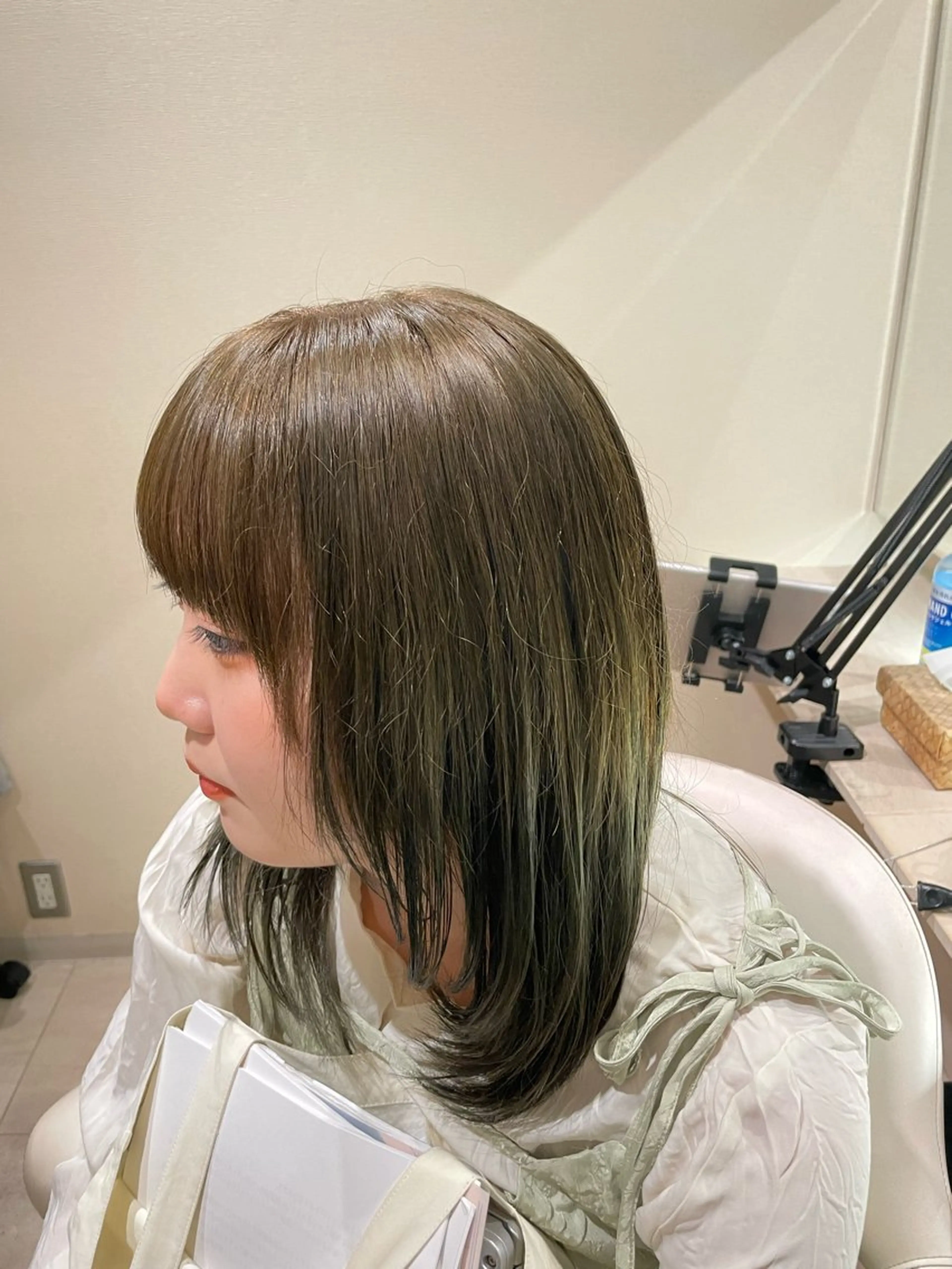 ミディアム カラー カット ヘアカラー トリートメント 白取 星矢のヘアスタイル