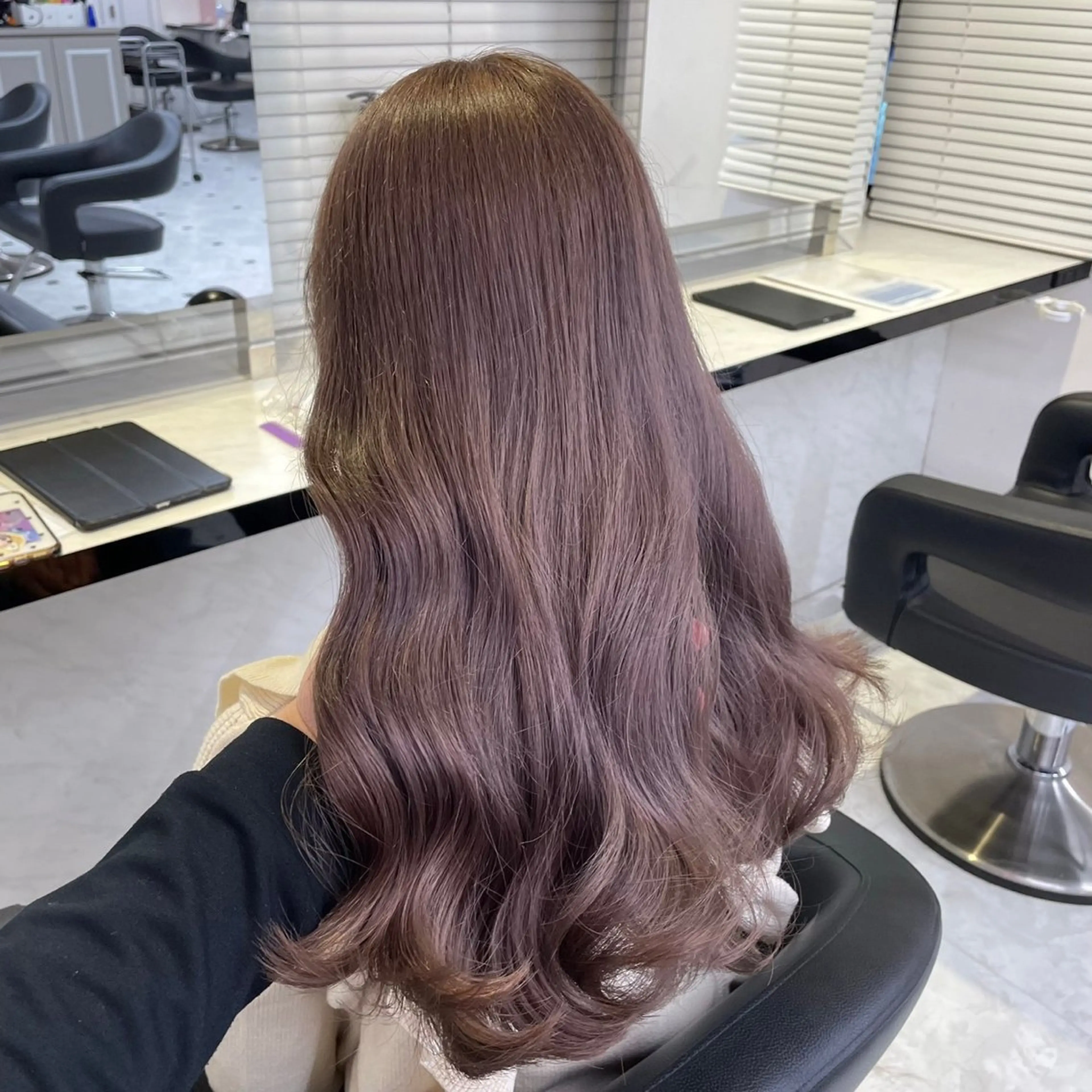 ロング カラー ヘアアレンジ 韓国レイヤー＆ピンク 艶髪🩶maikoのヘアスタイル