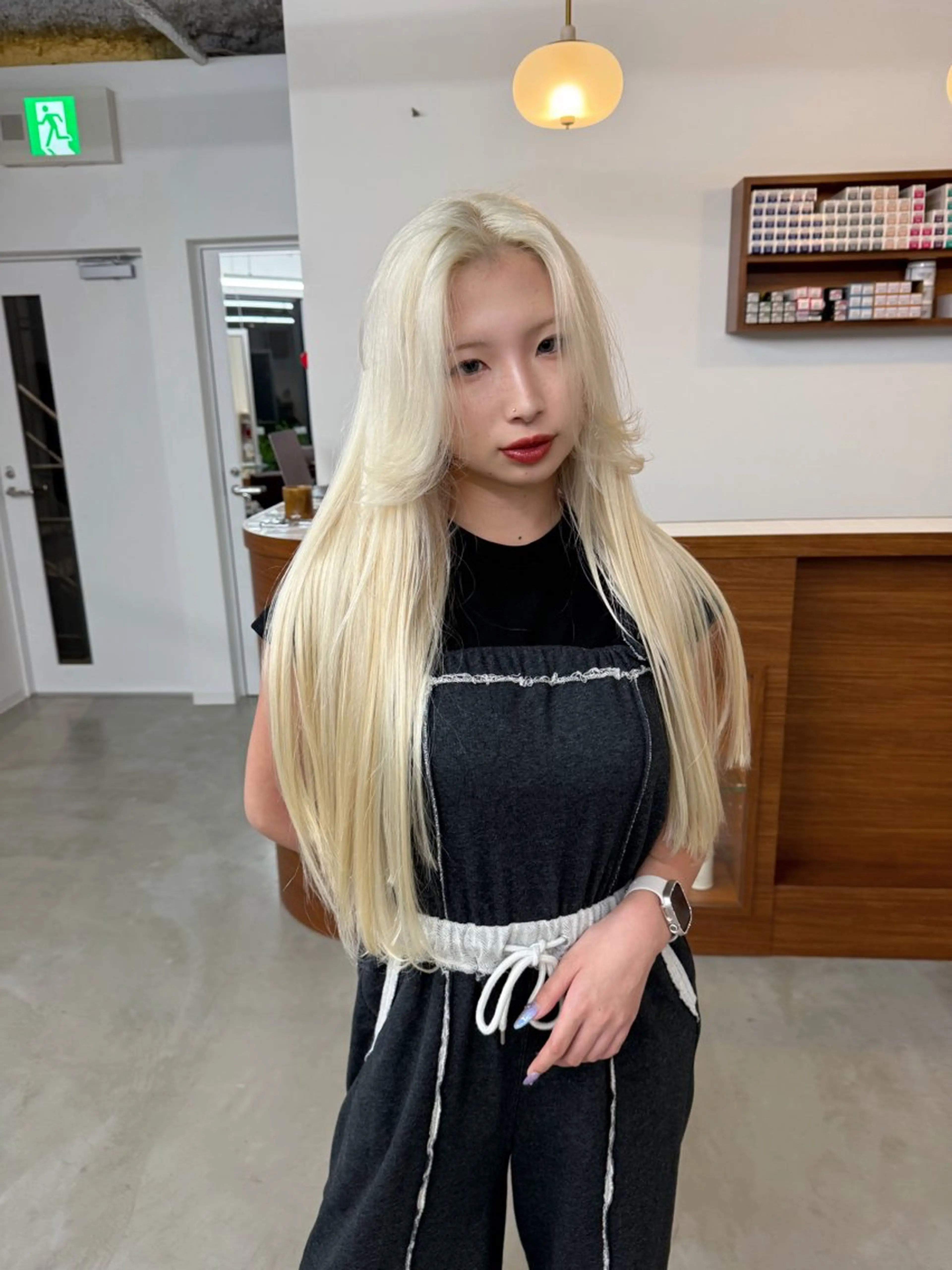 ロング PELE/ハイトーン /初田芽以のヘアスタイル