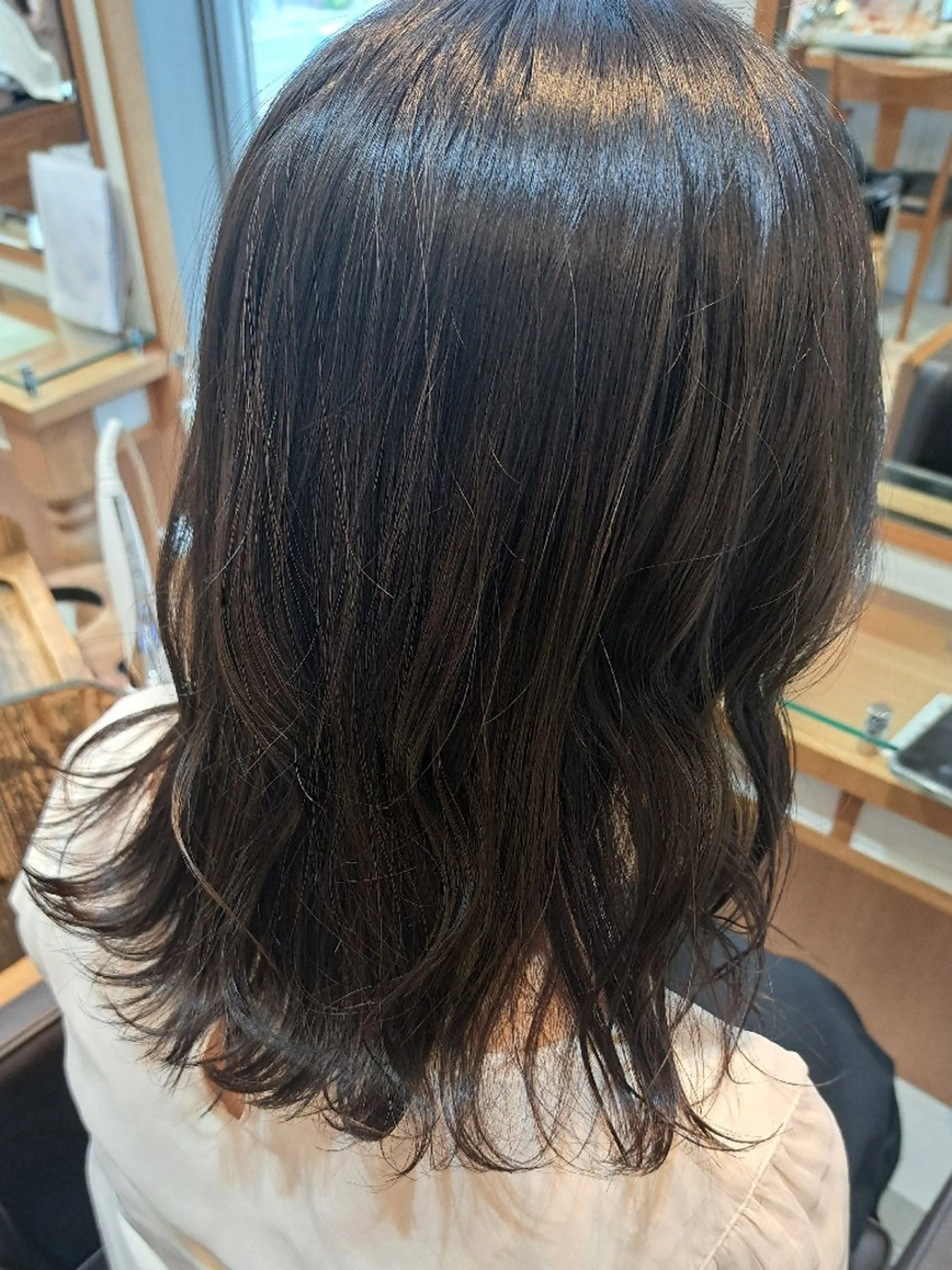 ミディアム カラー ベージュカラー オリーブベージュ ヘアカラー 渋谷／ ＭＩＹＵのヘアスタイル