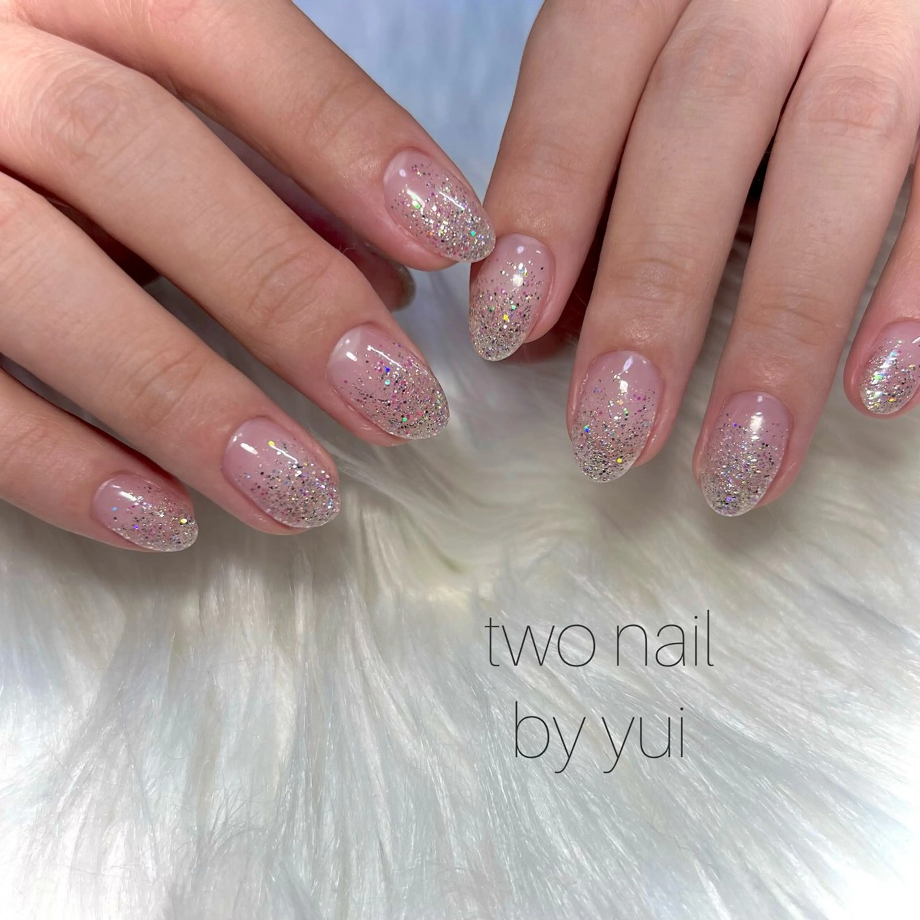 ネイル キラキラネイル ネイルチップ ホワイト ハンドネイル two nailのネイルデザイン