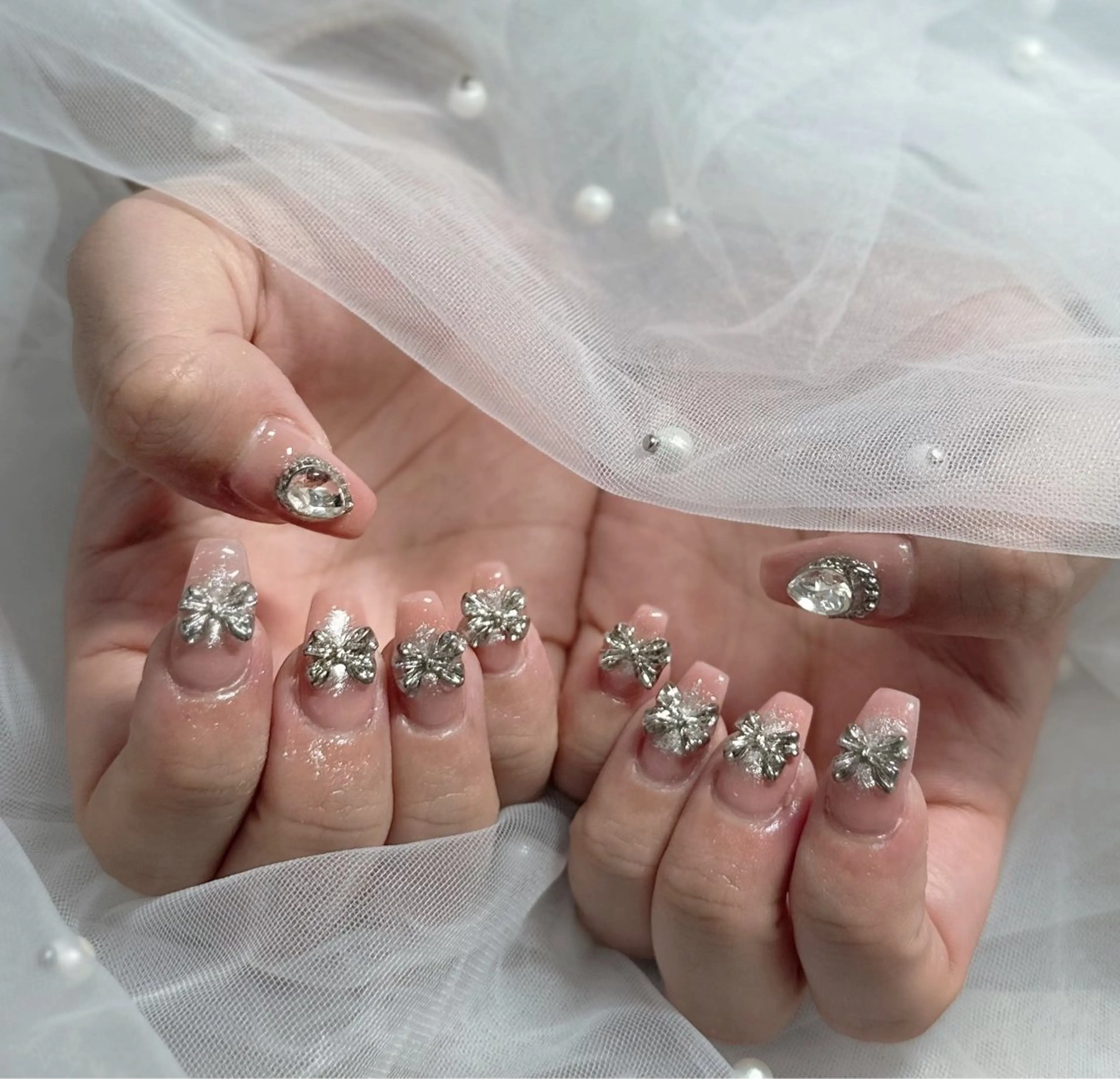 ネイル ハンドネイル フットネイル LAVISH nanamiのネイルデザイン