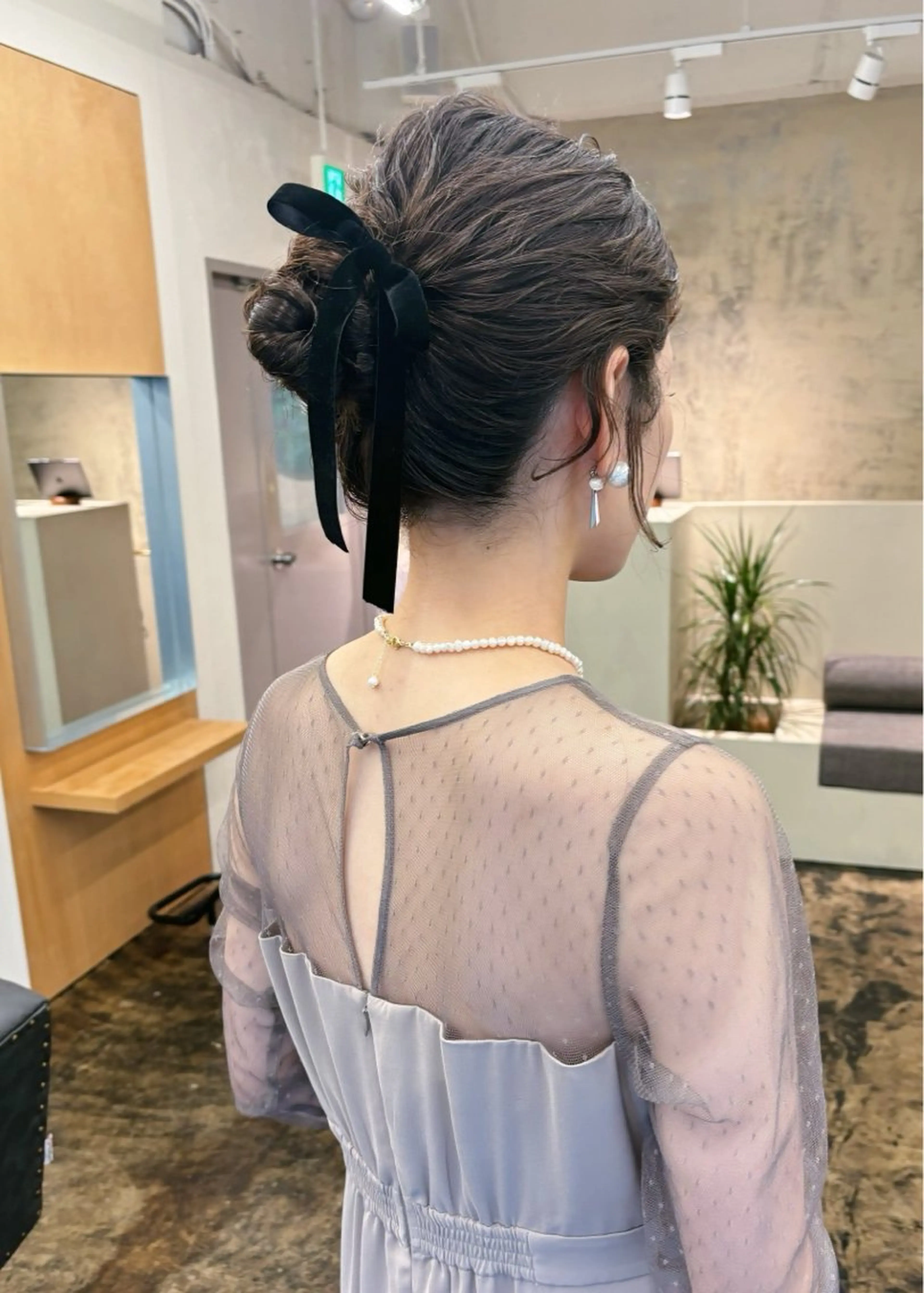 セミロング ヘアアレンジ お団子ヘア ヘアセット 西山 紗耶香🪽 透明感カラー/ボブのヘアスタイル