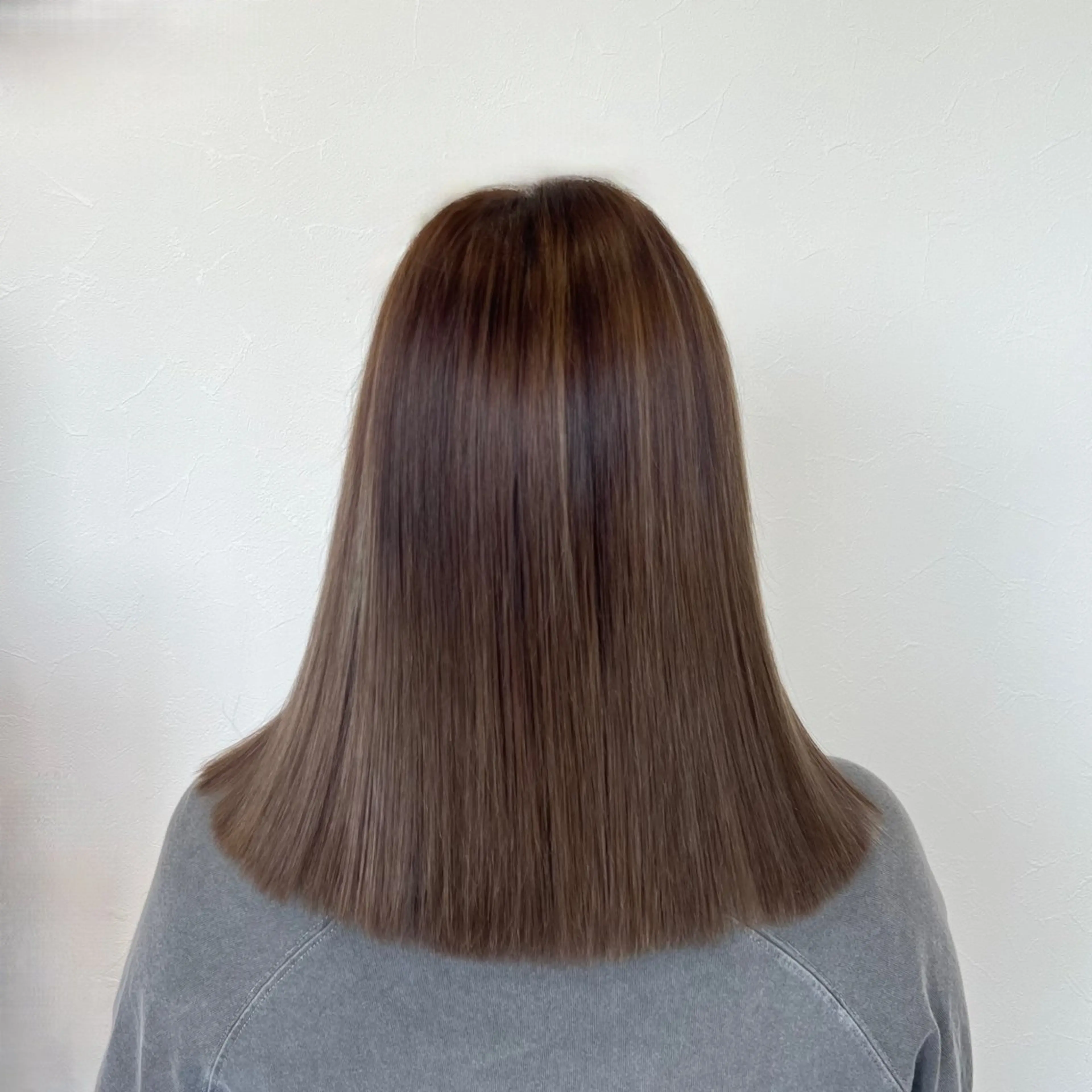 セミロング 佐々木 涼子のヘアスタイル