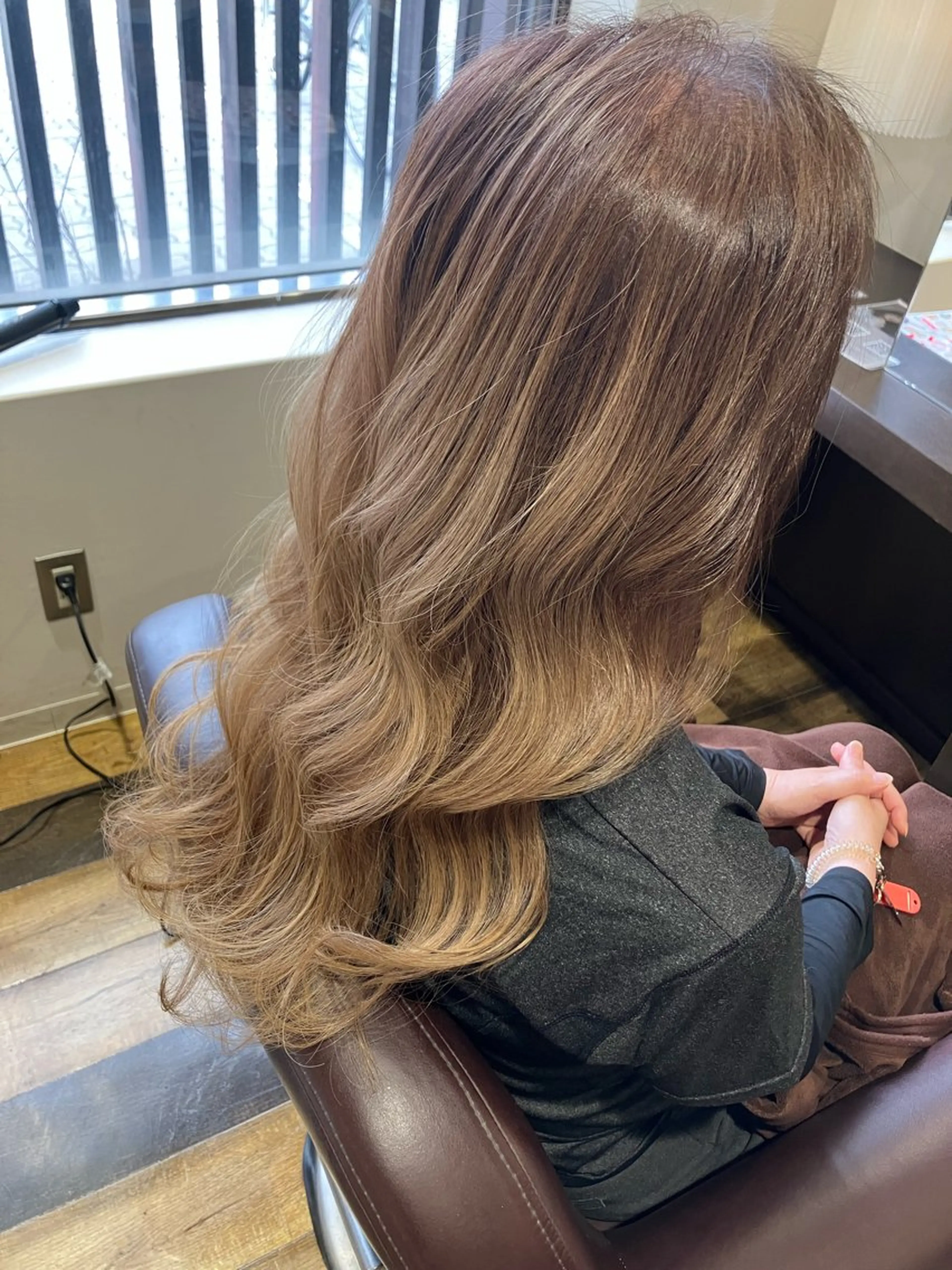 ロング カラー 朝田 拓実のヘアスタイル