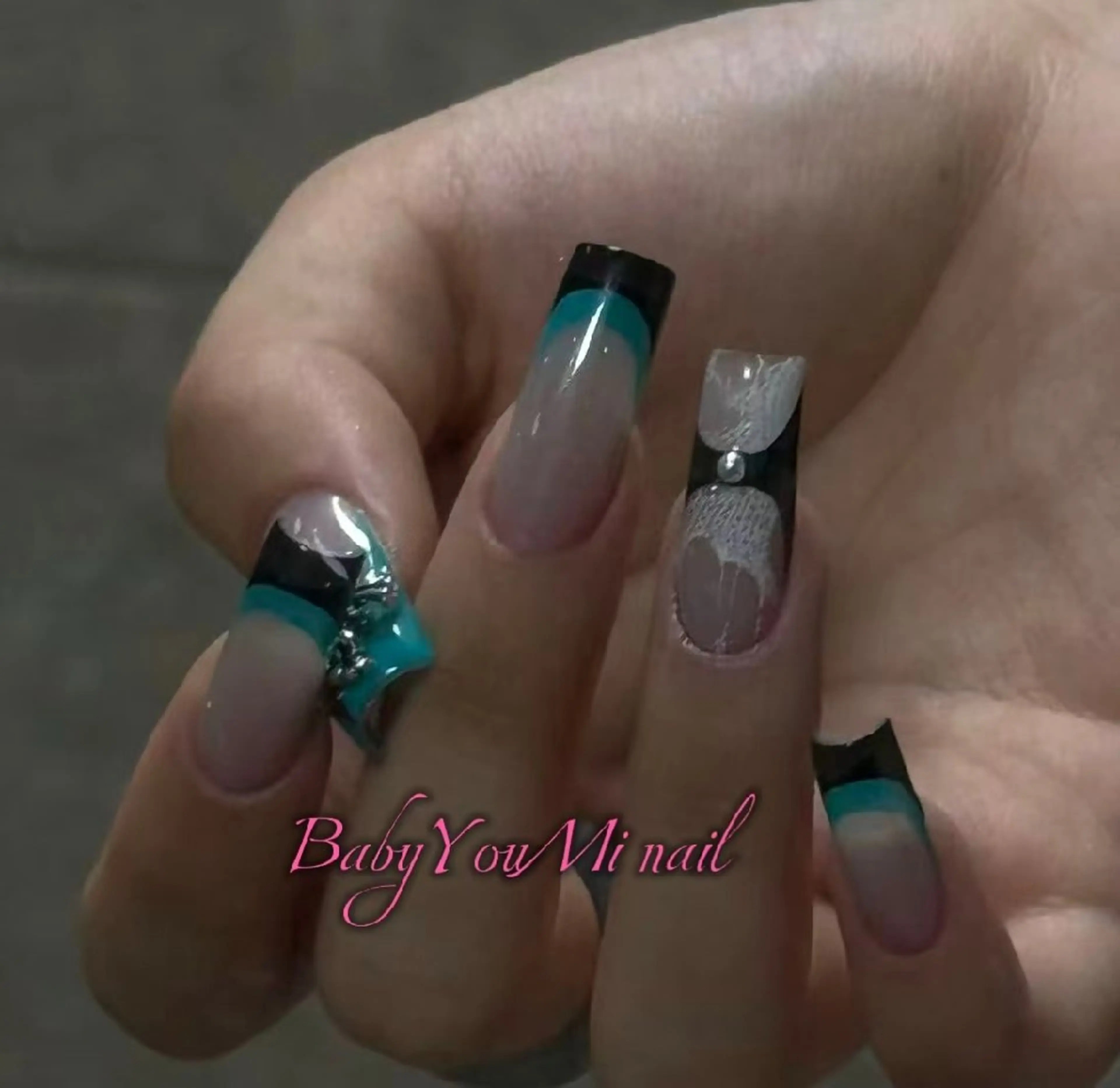 ネイル オーロラネイル フラワーネイル フットネイル フレンチネイル ジェルネイル ハンドネイル Oomiya 服部のネイルデザイン