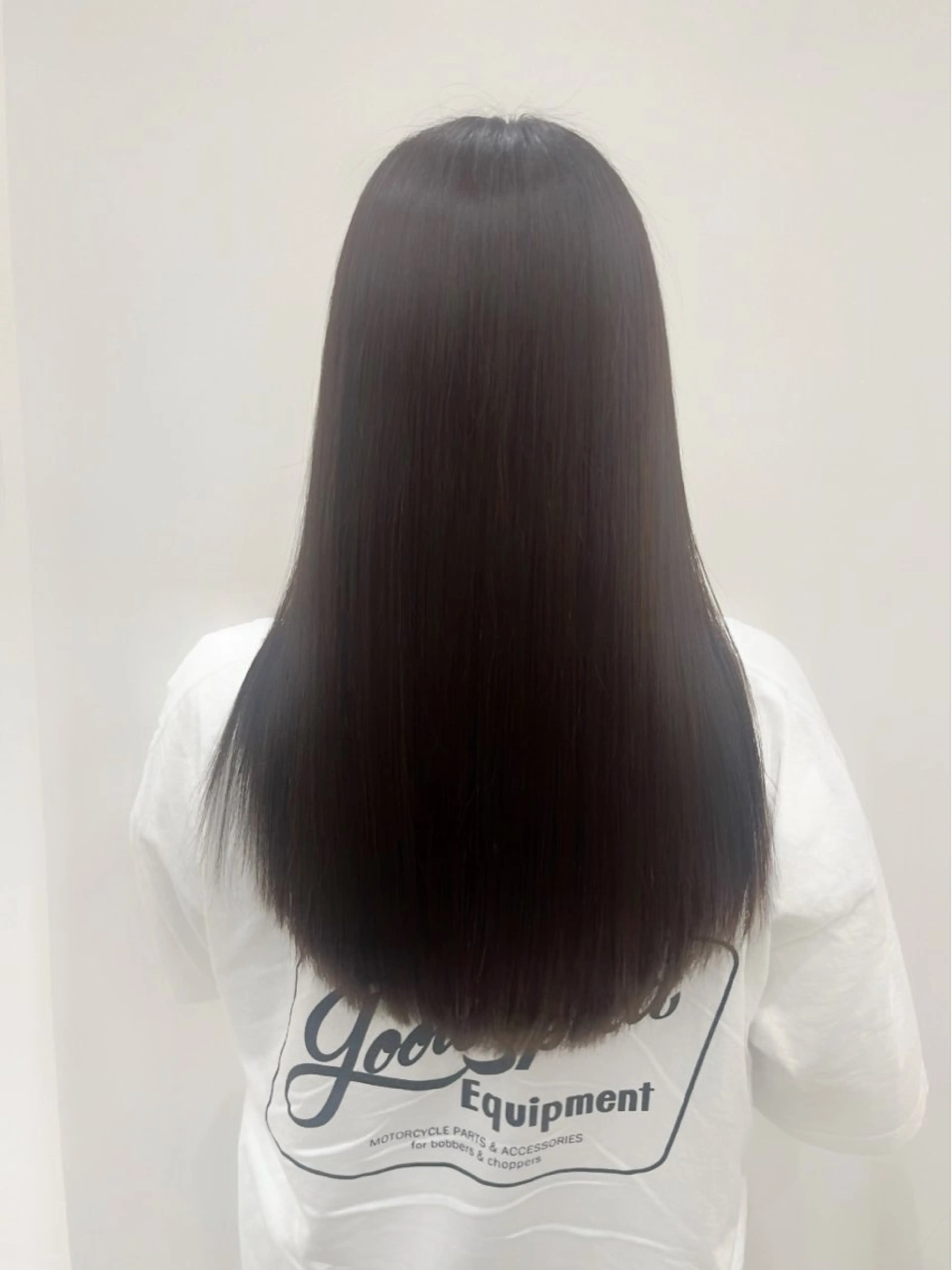 ロング クローバー八木店所属・白髪ぼかし/ショート 福原ないとのヘアスタイル