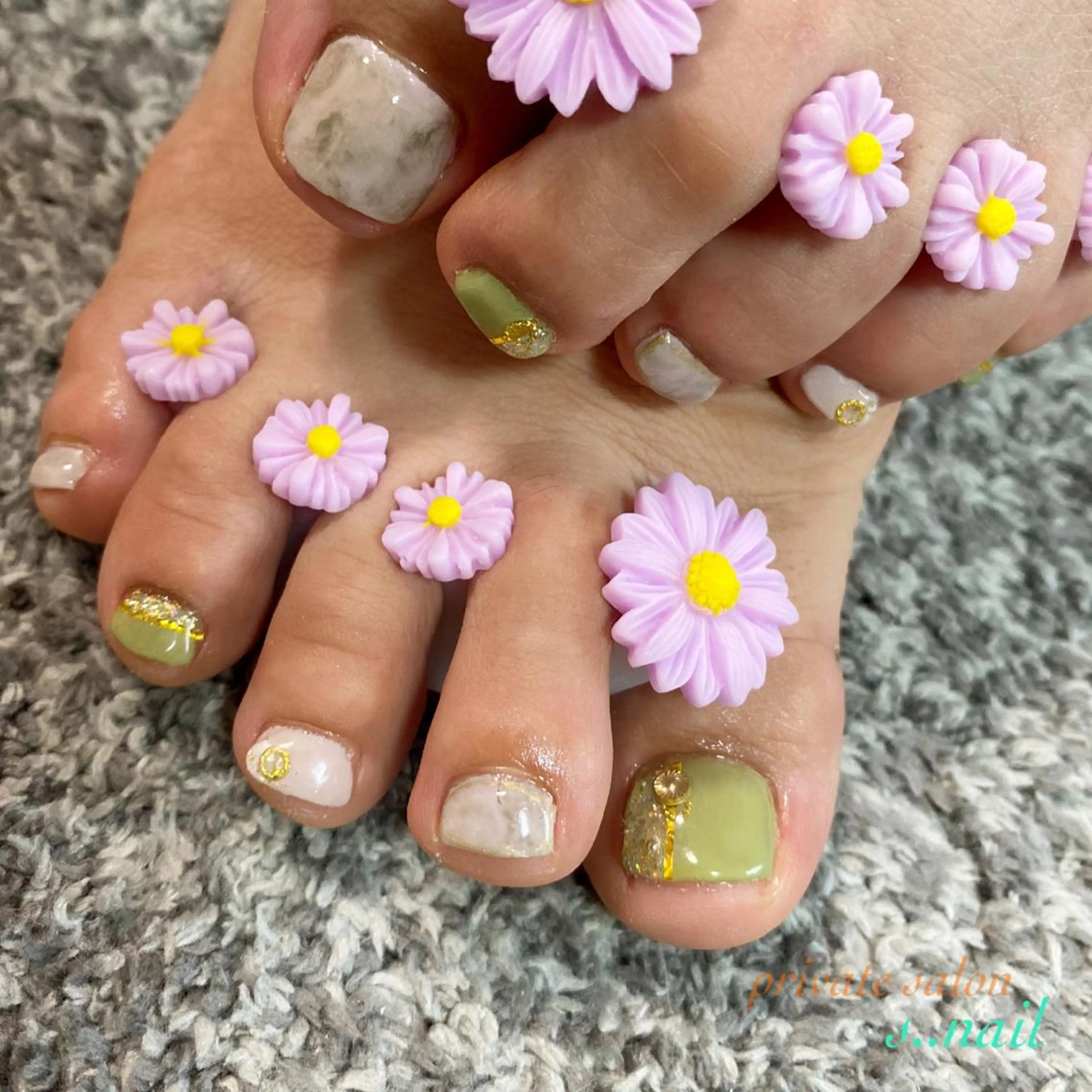 ネイル グリーン ハンドネイル フットネイル s..nail / MORITAのネイルデザイン