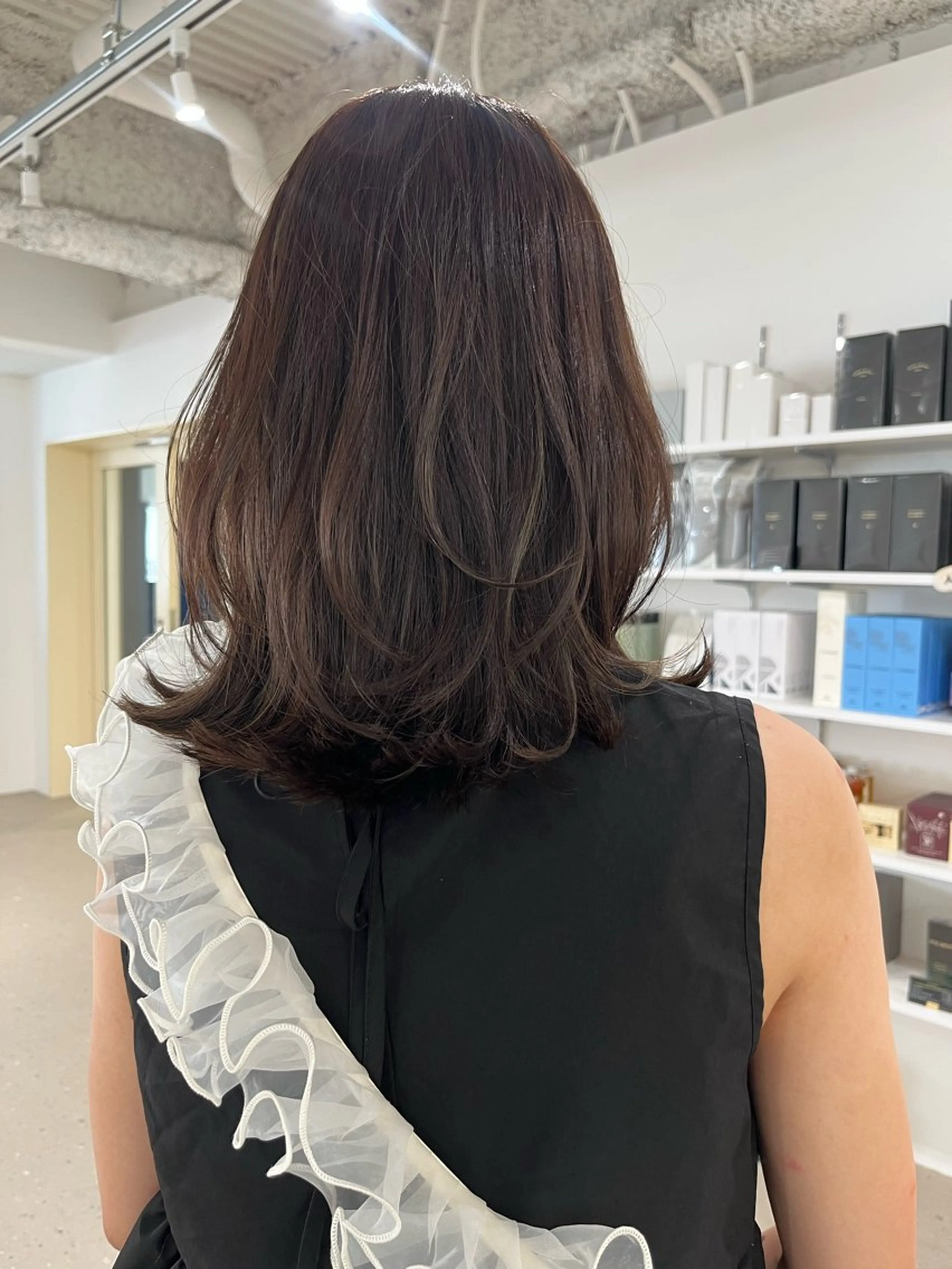 ミディアム ハッシュカット knowhow所属・箱崎 凪沙のヘアスタイル